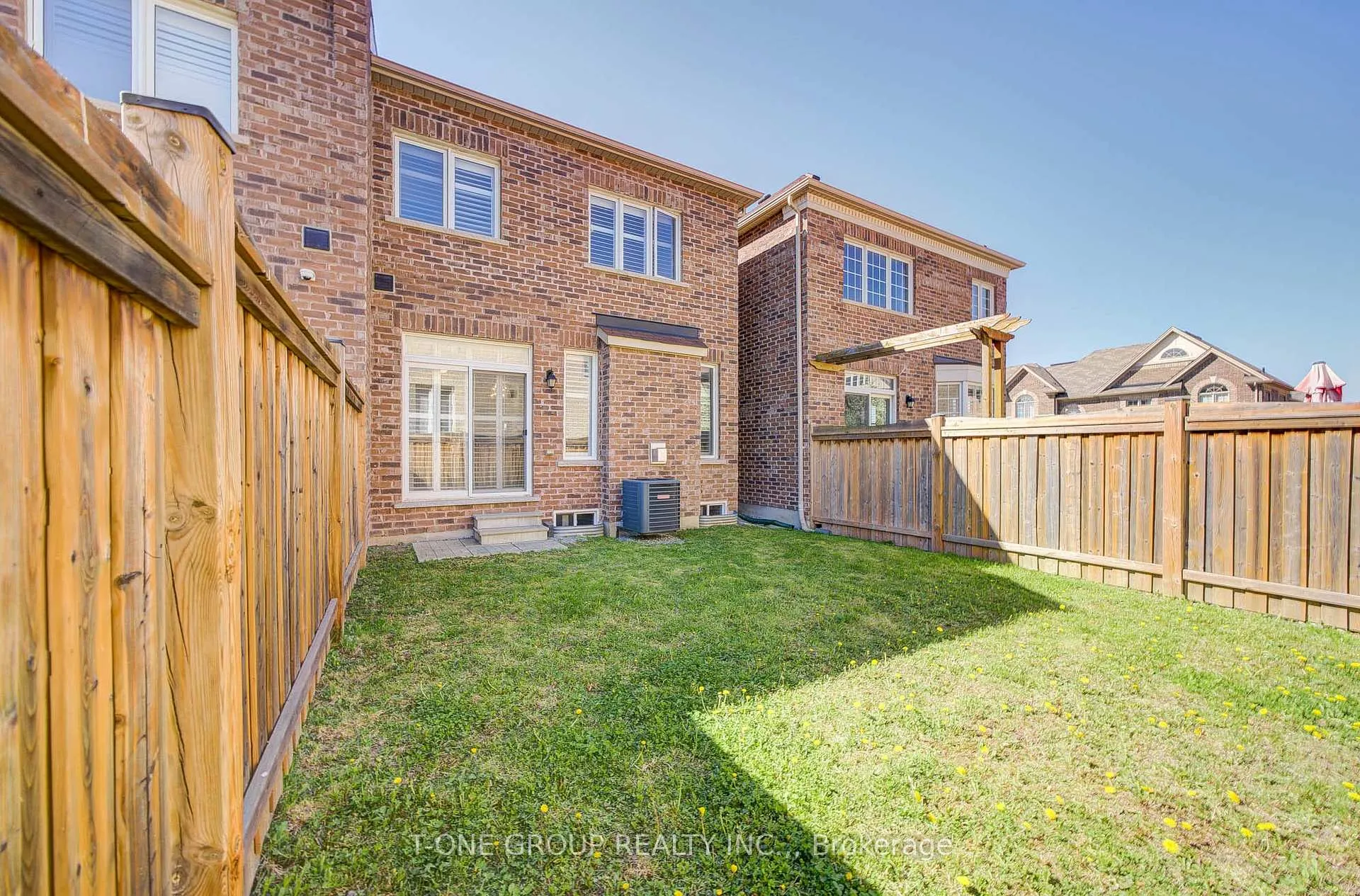 Photo 44 of 42 Christian Ritter Drive, Markham, Berczy — HOMEH