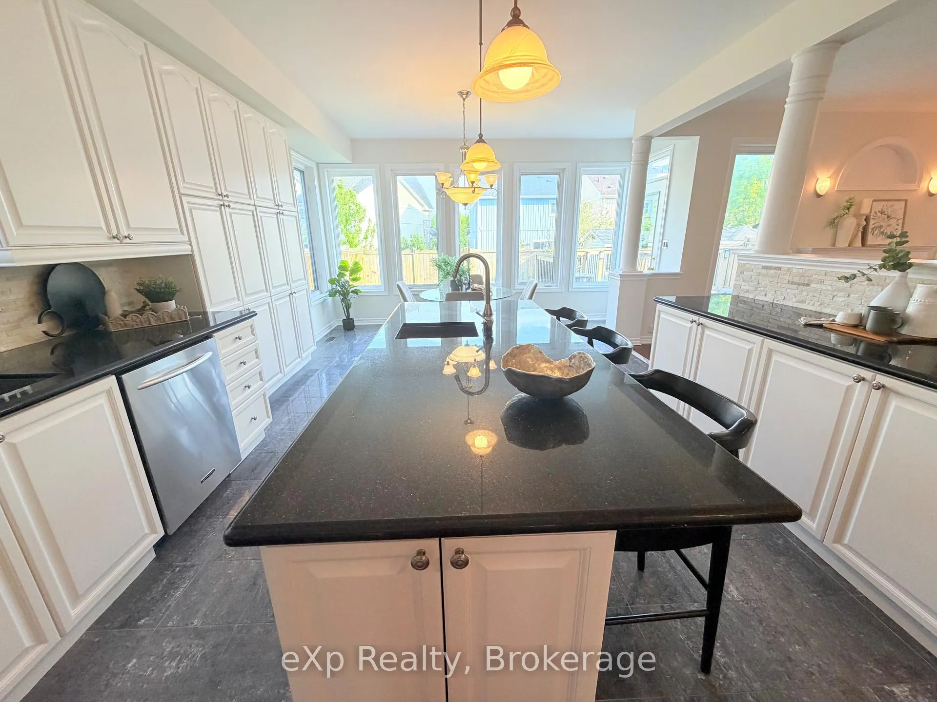 Photo 8 of 371 Carnwith Drive E, Whitby, Brooklin — HOMEH