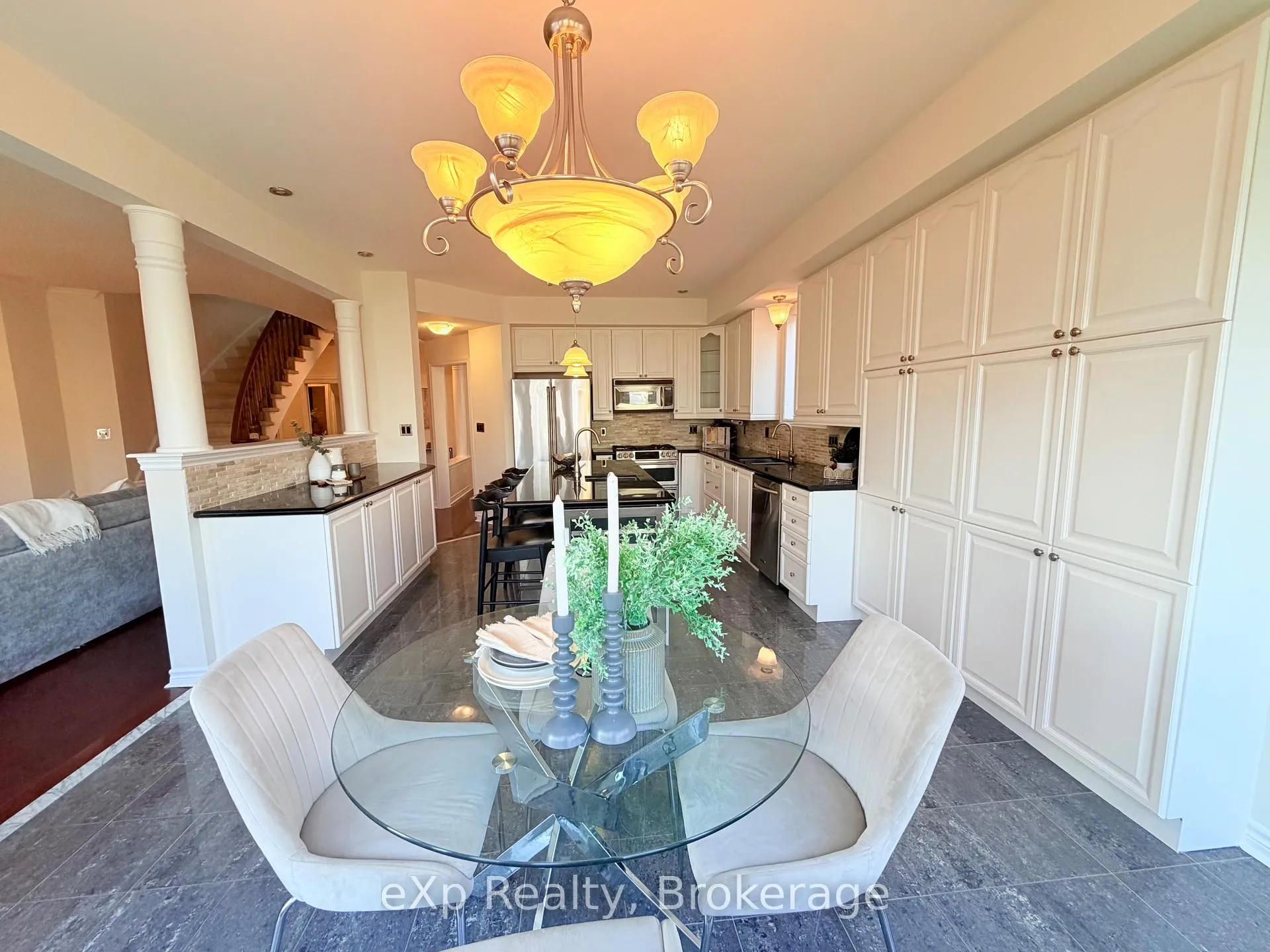 Photo 12 of 371 Carnwith Drive E, Whitby, Brooklin — HOMEH
