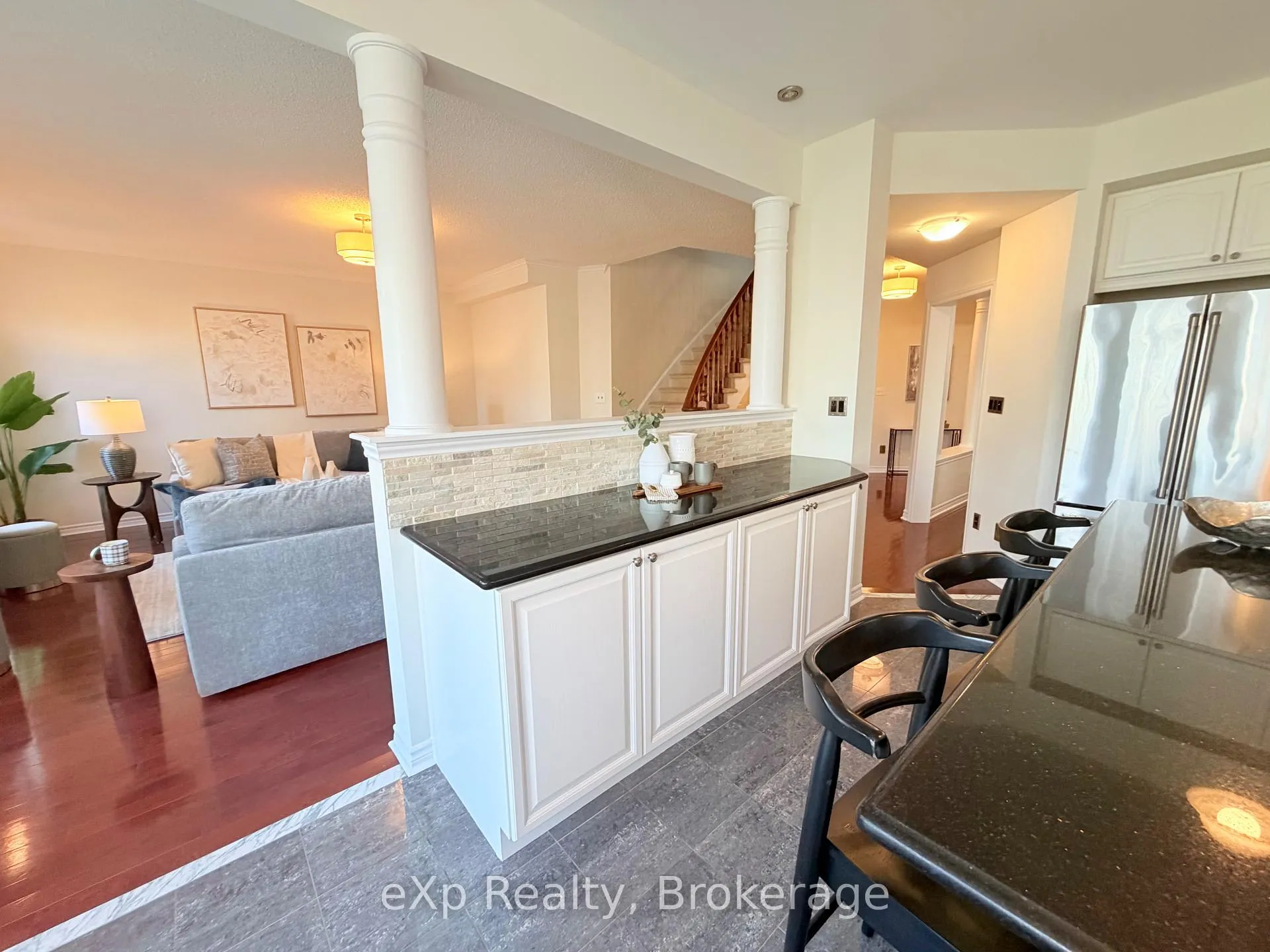 Photo 14 of 371 Carnwith Drive E, Whitby, Brooklin — HOMEH