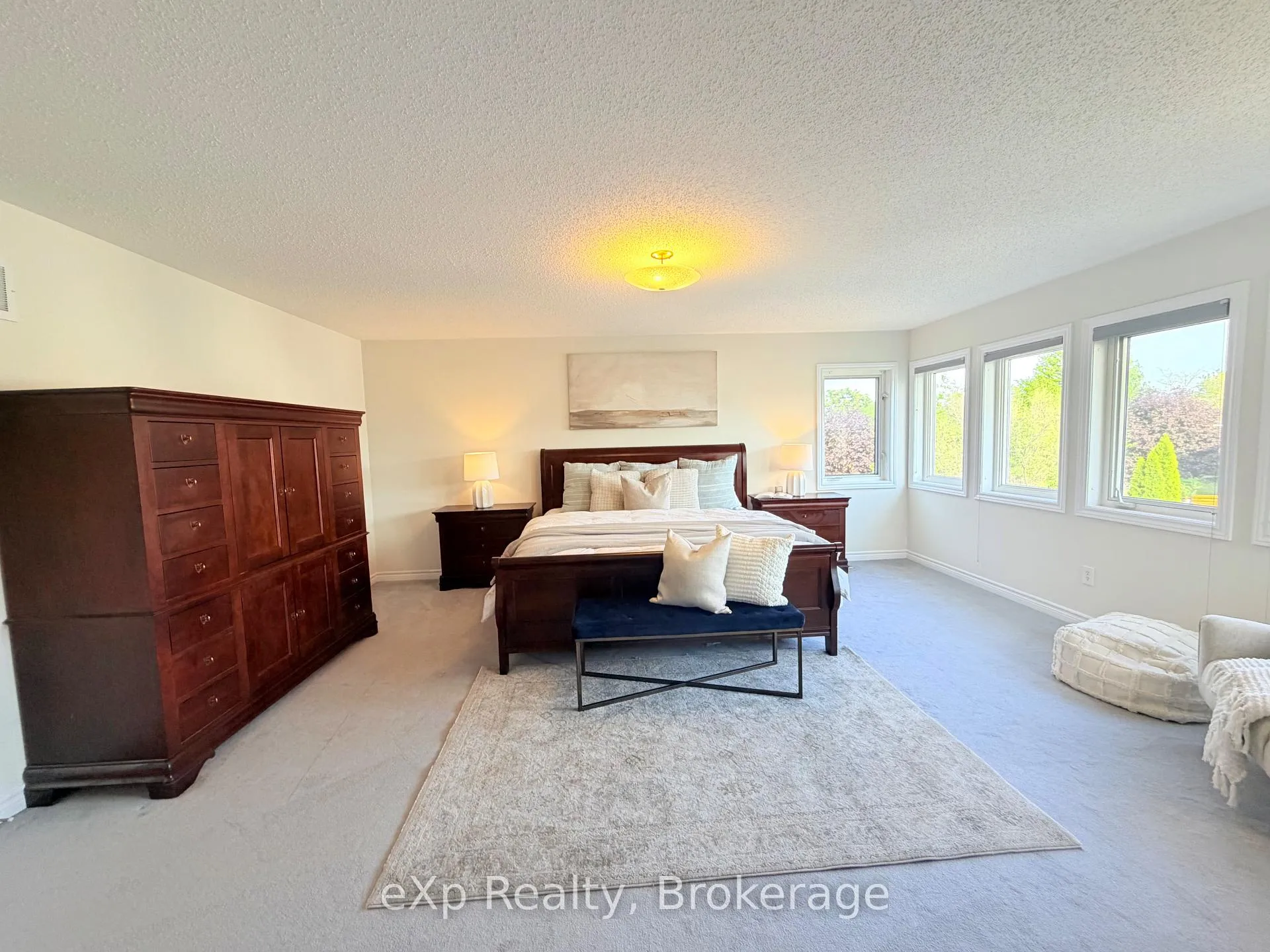 Photo 19 of 371 Carnwith Drive E, Whitby, Brooklin — HOMEH