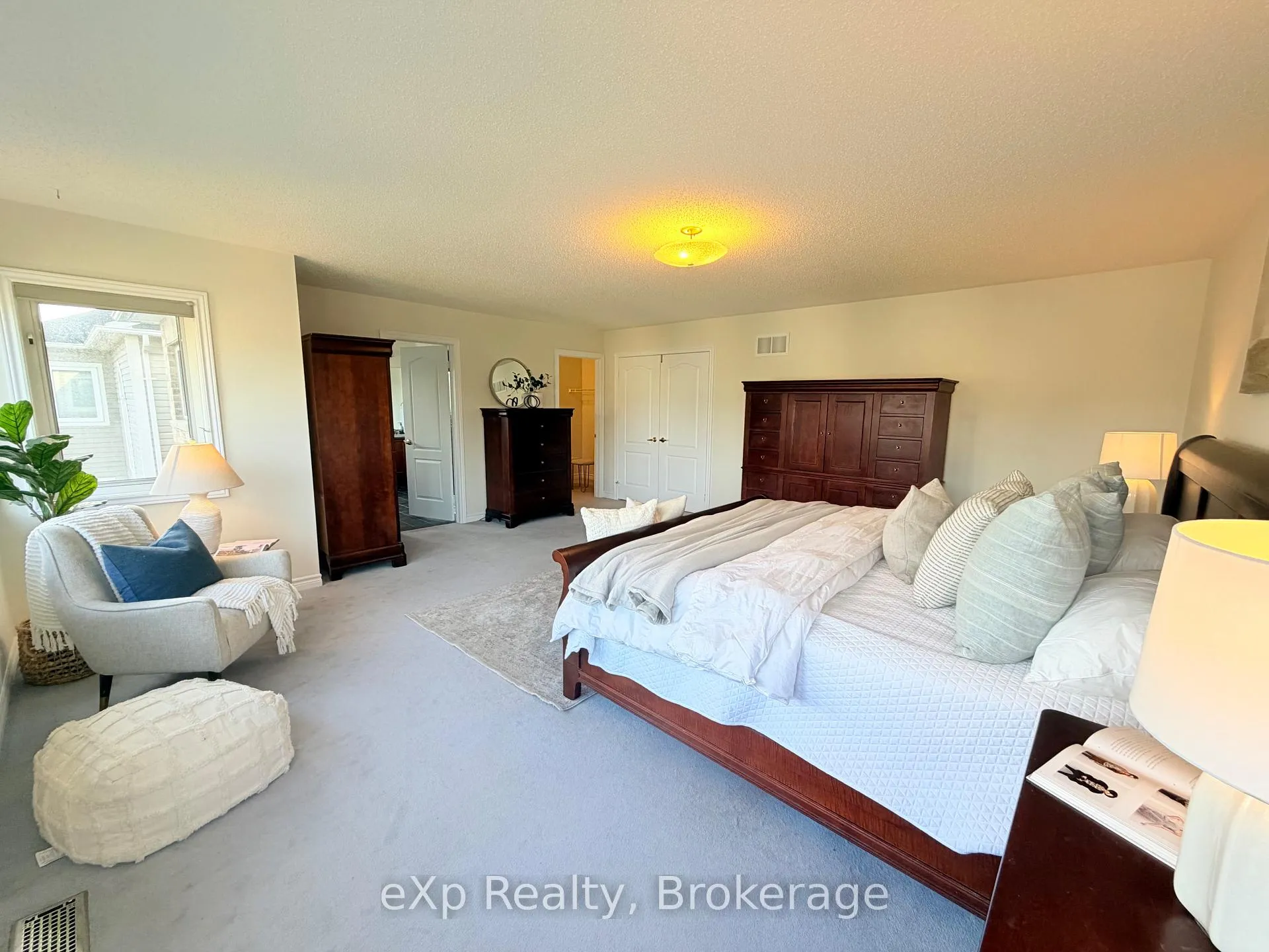 Photo 20 of 371 Carnwith Drive E, Whitby, Brooklin — HOMEH