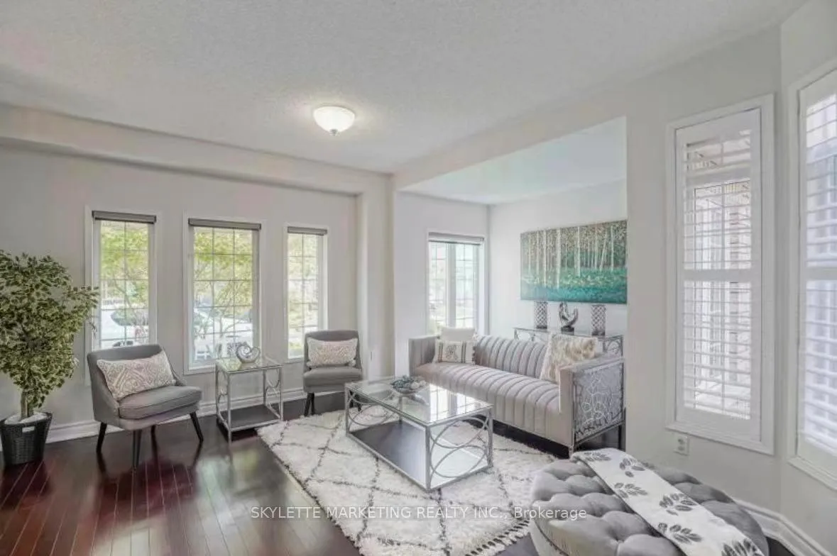 Photo 4 of 100 Emery Hill Boulevard, Markham, Berczy — HOMEH