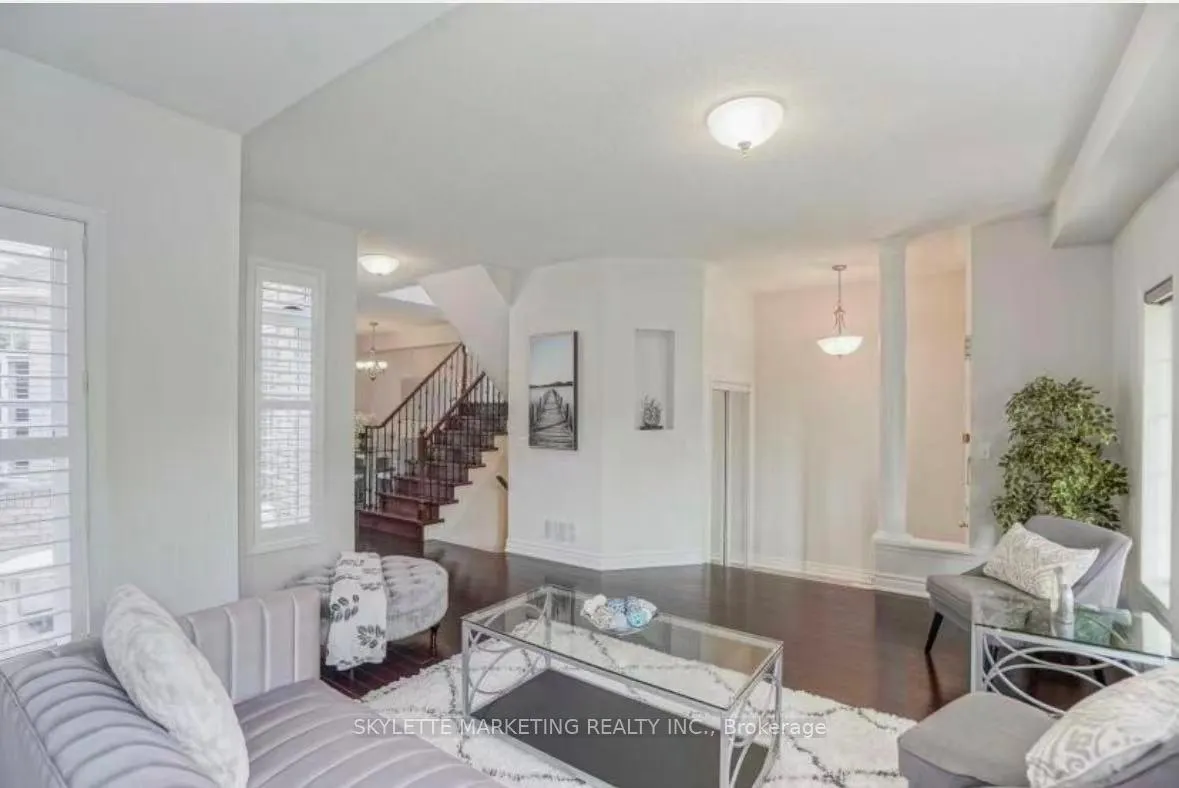 Photo 5 of 100 Emery Hill Boulevard, Markham, Berczy — HOMEH