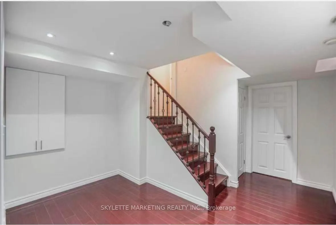 Photo 16 of 100 Emery Hill Boulevard, Markham, Berczy — HOMEH