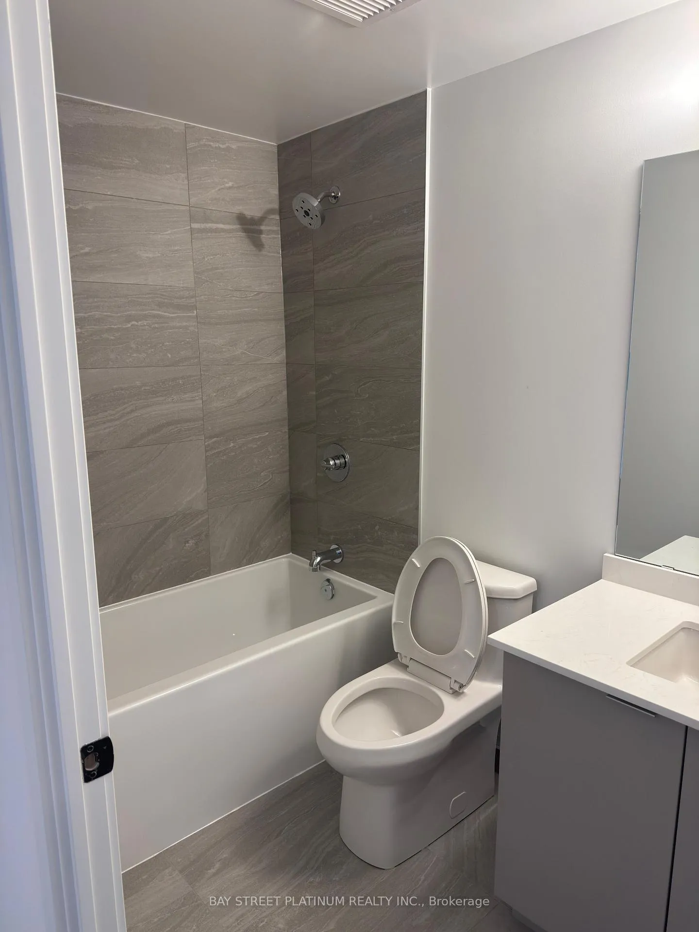 Photo 7 of 2075 Lakeshore Road, Burlington, Brant — HOMEH