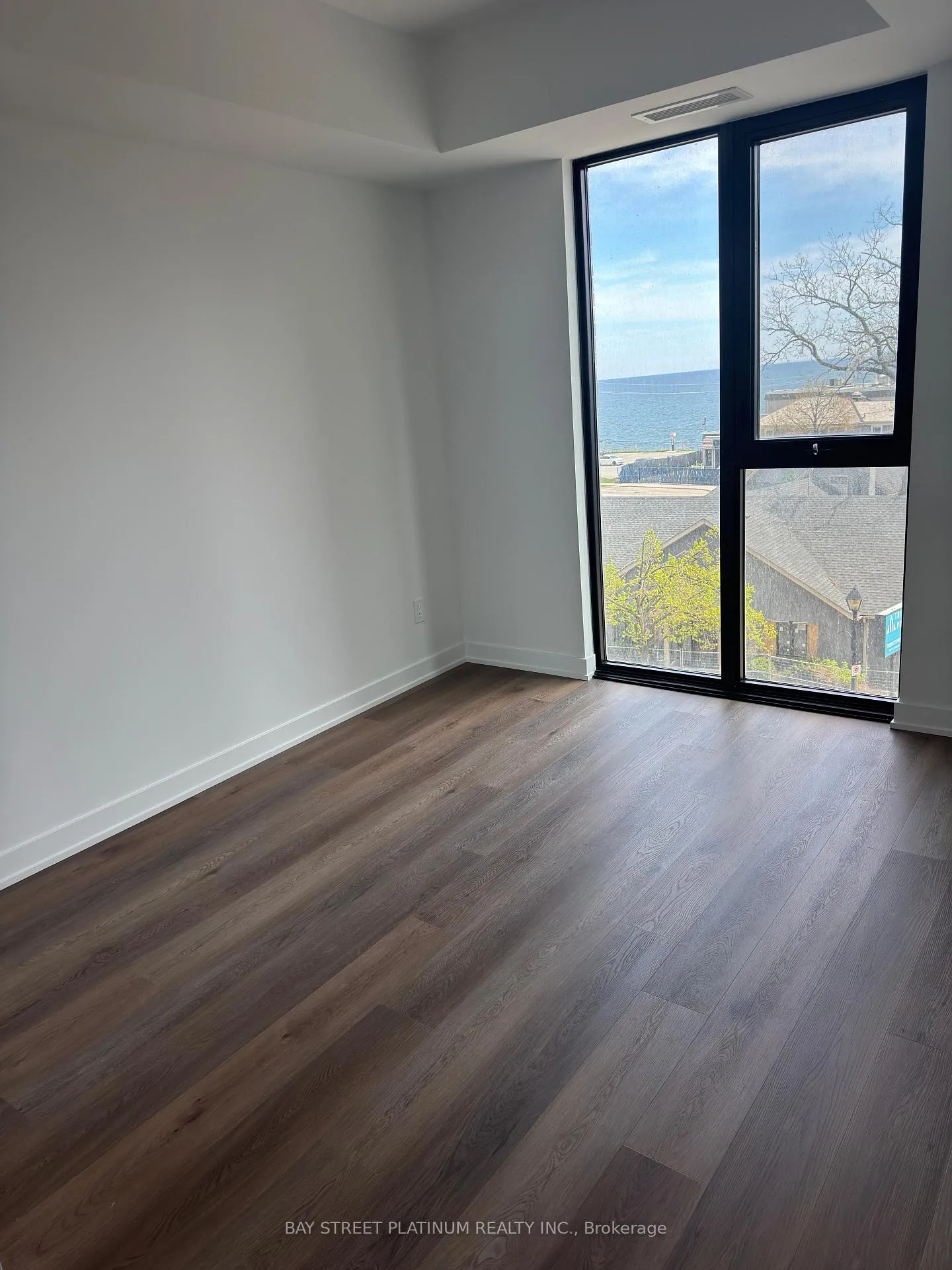 Photo 11 of 2075 Lakeshore Road, Burlington, Brant — HOMEH