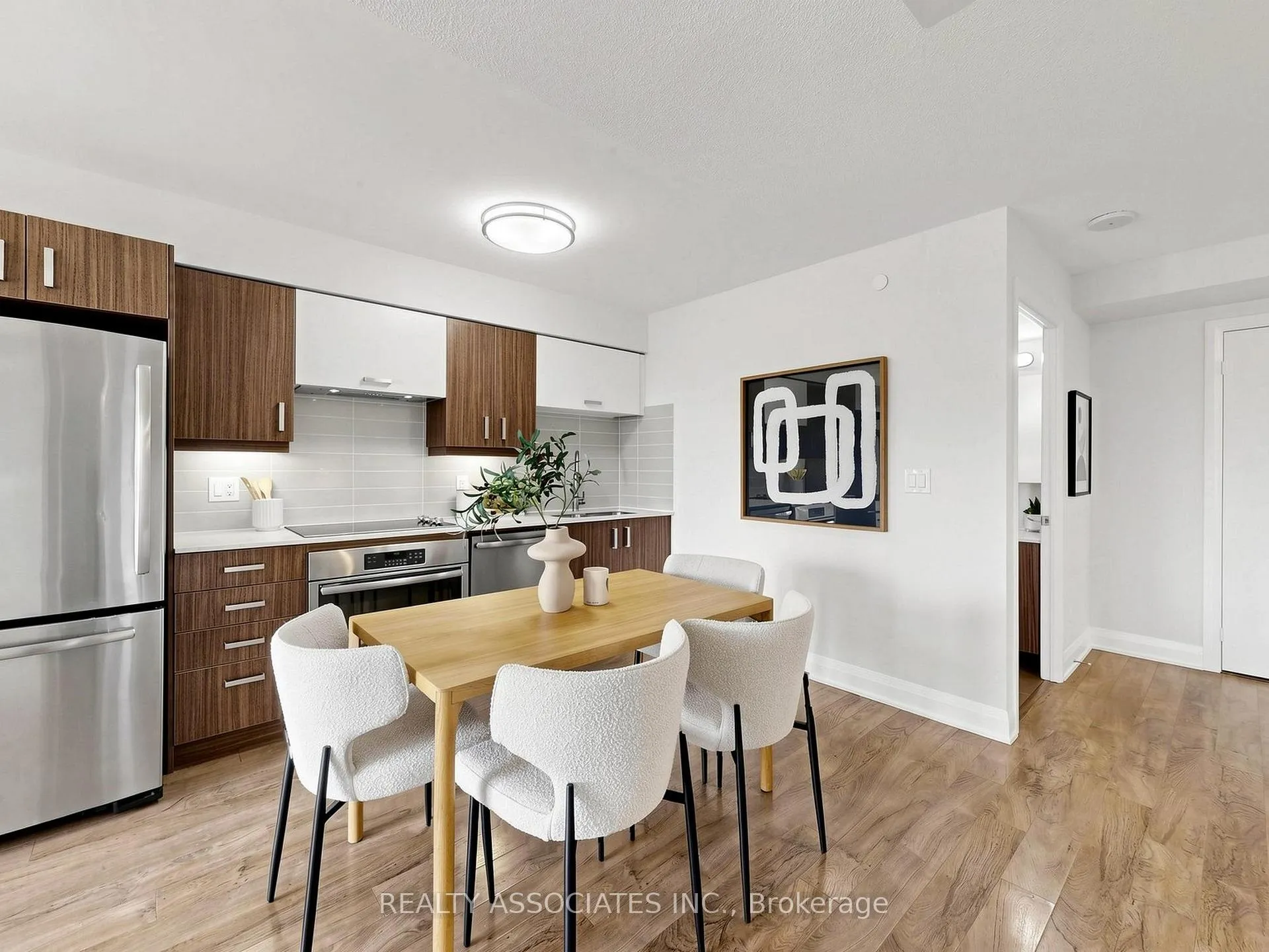 Photo 6 of Unit 721, 18 Uptown Drive, Markham, Unionville — HOMEH