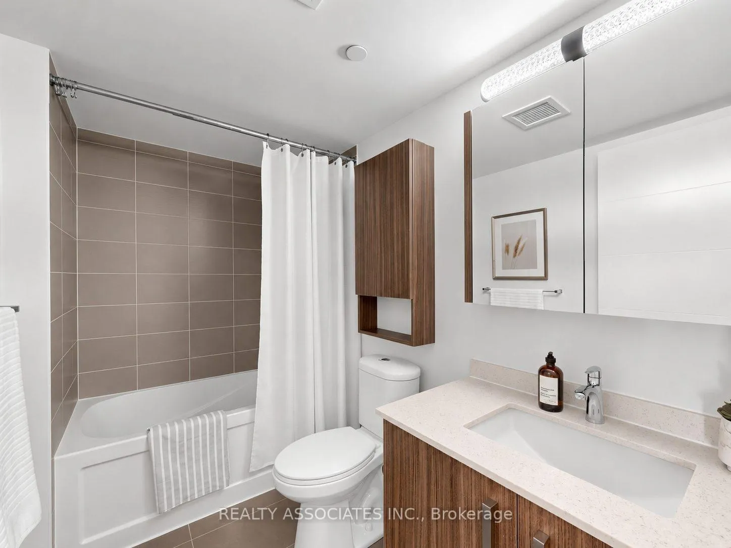 Photo 13 of Unit 721, 18 Uptown Drive, Markham, Unionville — HOMEH