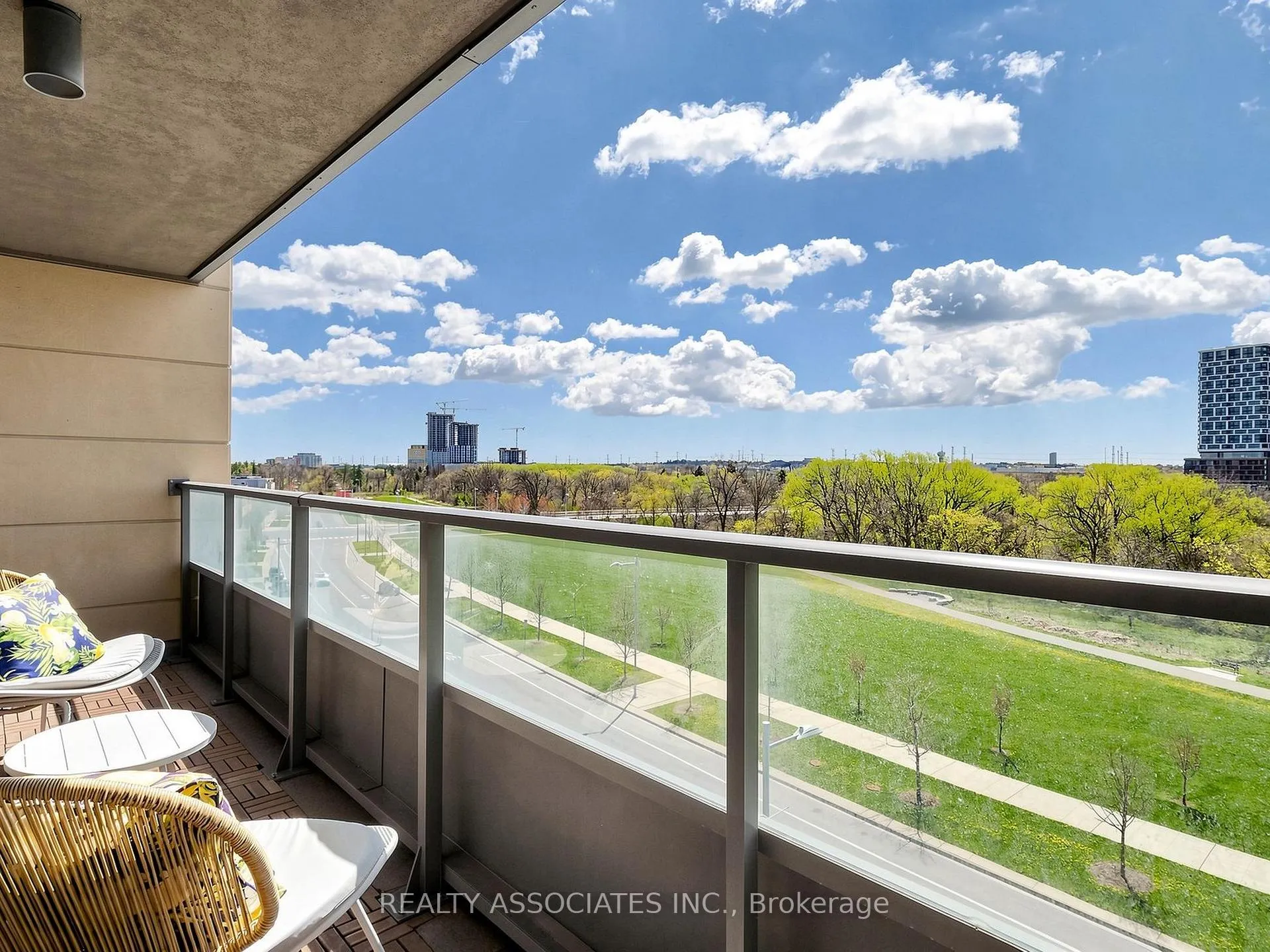 Photo 14 of Unit 721, 18 Uptown Drive, Markham, Unionville — HOMEH