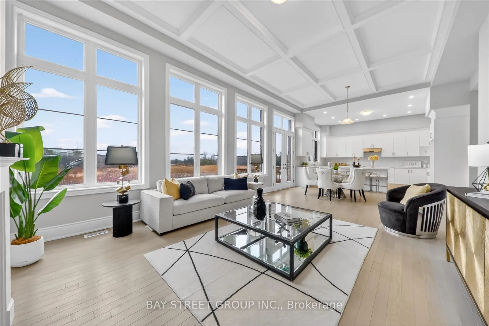 Photo 4 of 37 Meizhou Avenue S, Markham, Angus Glen — HOMEH