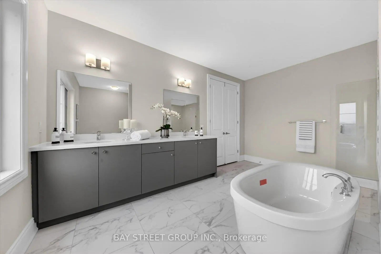 Photo 26 of 37 Meizhou Avenue S, Markham, Angus Glen — HOMEH