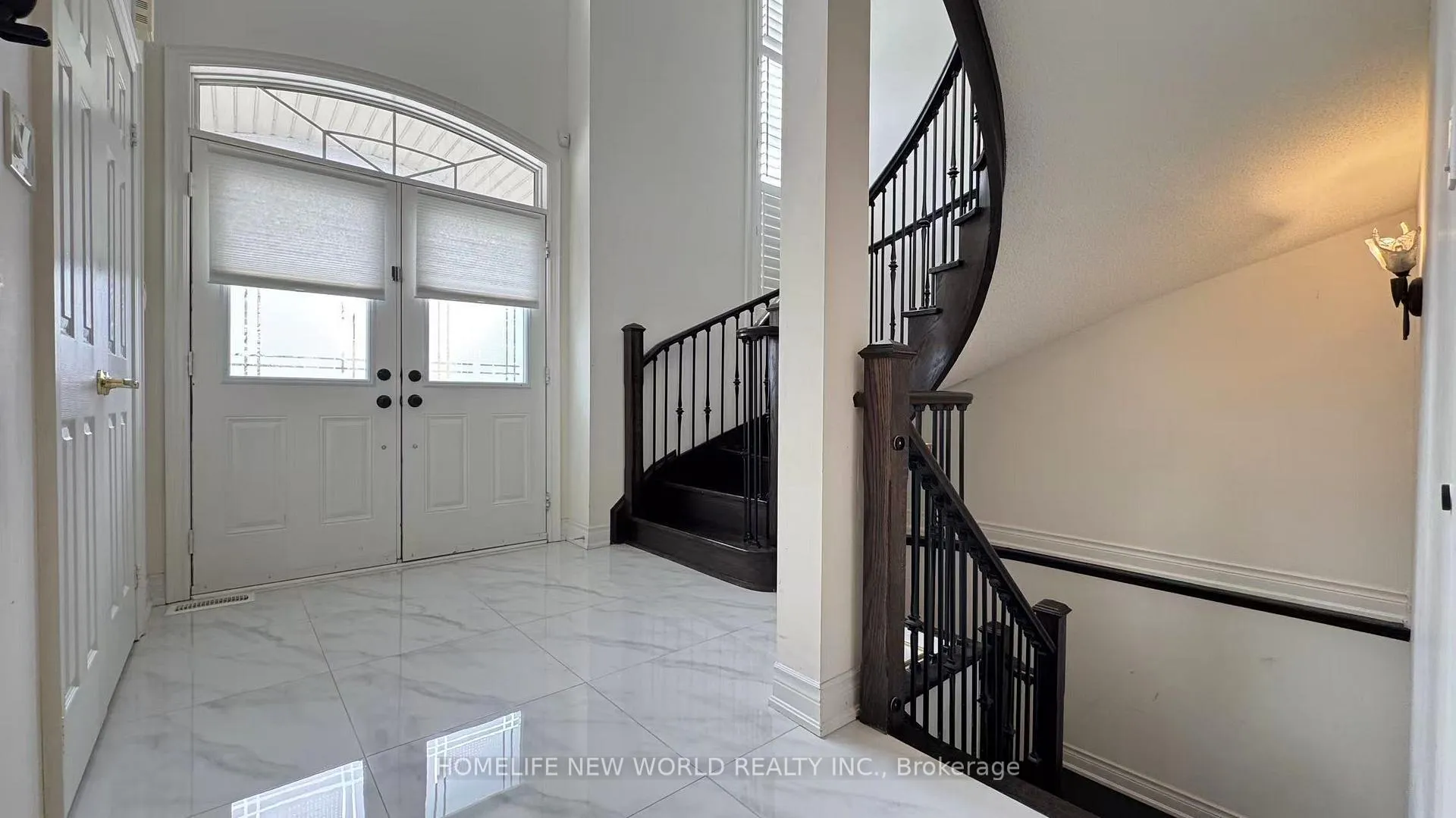 Photo 2 of 114 Hua Du Avenue, Markham, Berczy — HOMEH
