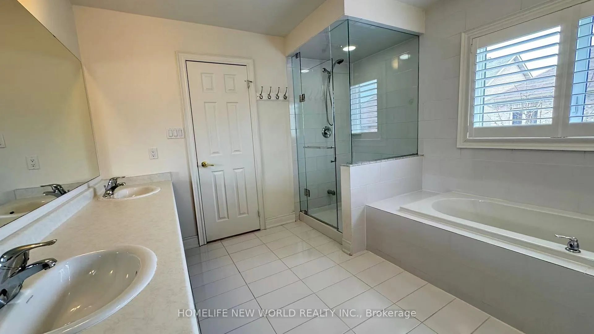 Photo 11 of 114 Hua Du Avenue, Markham, Berczy — HOMEH