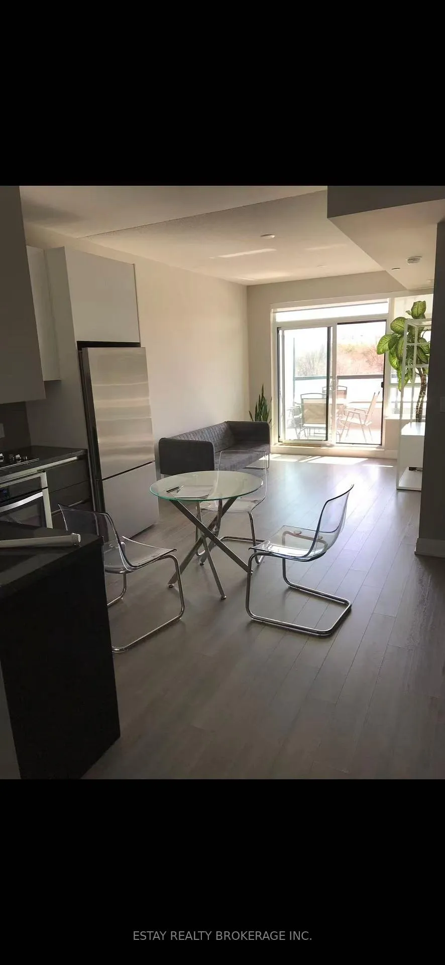 Photo 4 of Unit 323, 15 Water Walk Dr, Markham, Unionville — HOMEH