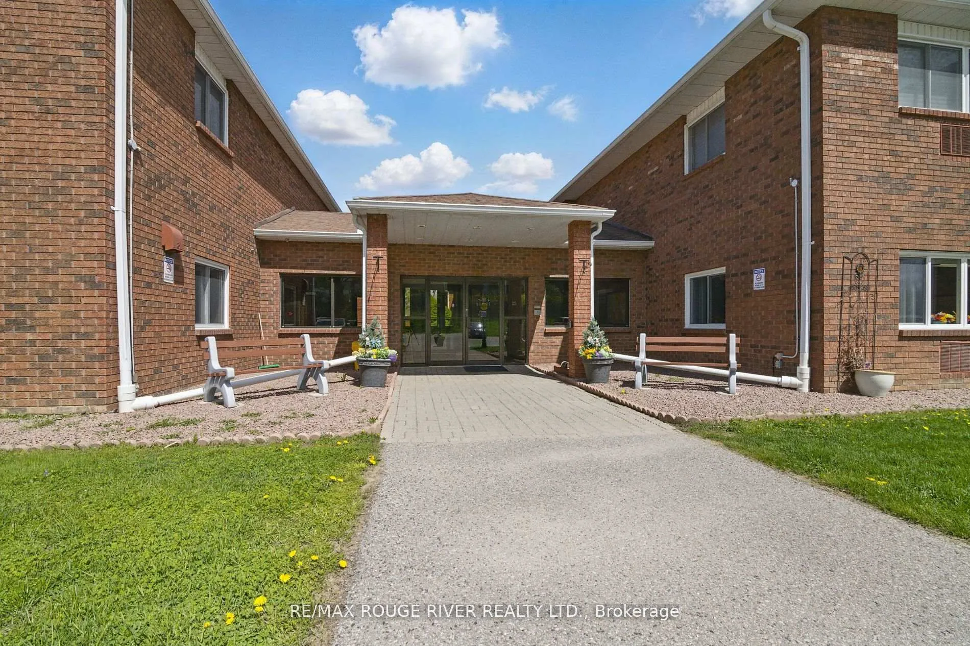 Photo 5 of Unit 222, 475 Parkhill Road W, Peterborough, Town Ward 3 — HOMEH