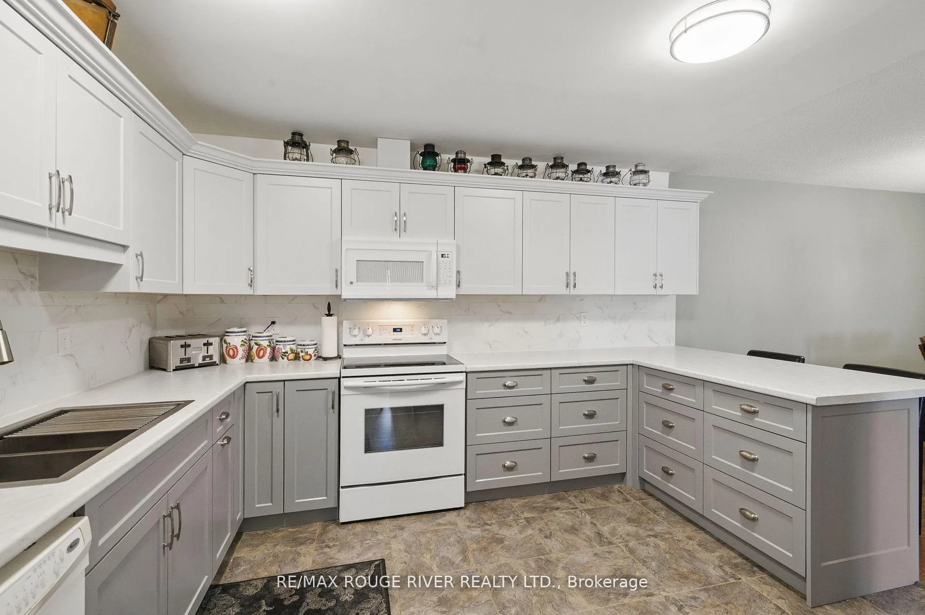 Photo 13 of Unit 222, 475 Parkhill Road W, Peterborough, Town Ward 3 — HOMEH