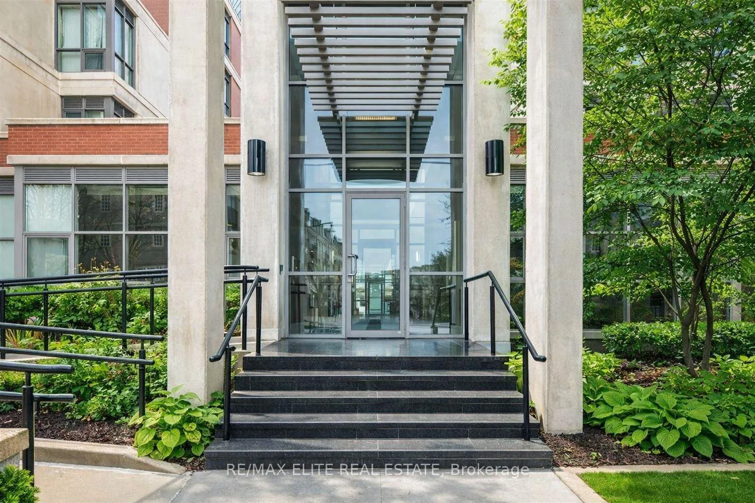 Photo 2 of Unit 201, 1 upper duke Crescent, Markham, Unionville — HOMEH