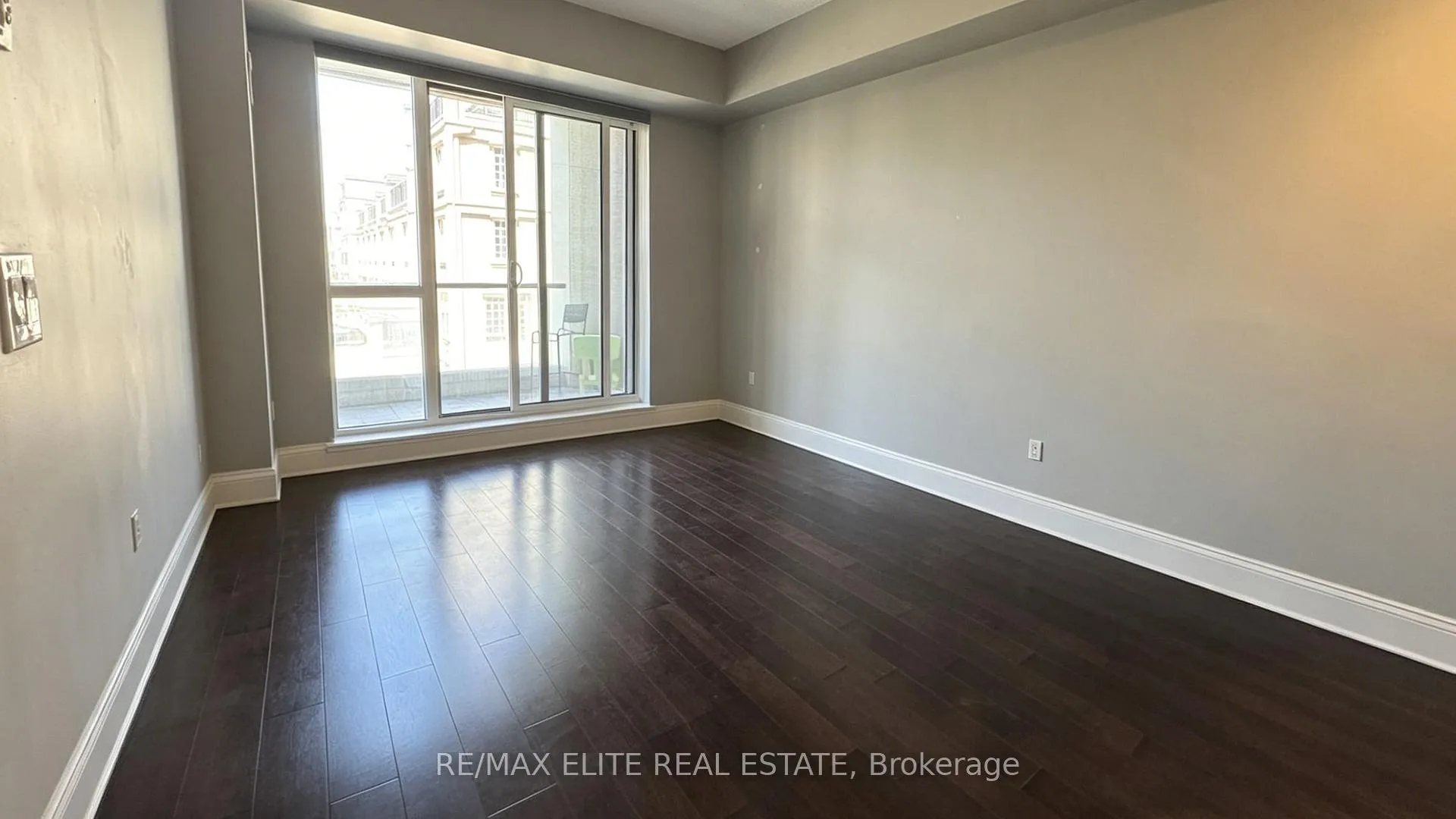 Photo 3 of Unit 201, 1 upper duke Crescent, Markham, Unionville — HOMEH