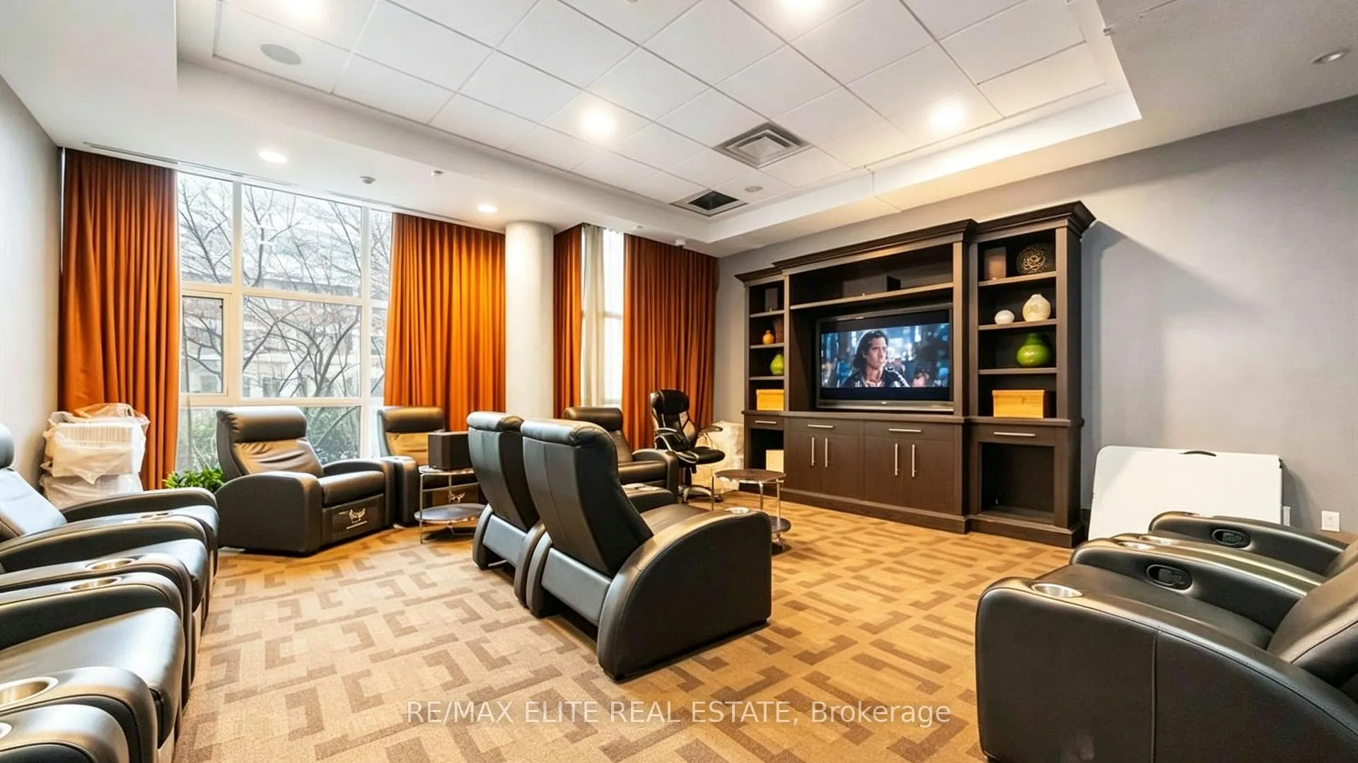 Photo 11 of Unit 201, 1 upper duke Crescent, Markham, Unionville — HOMEH