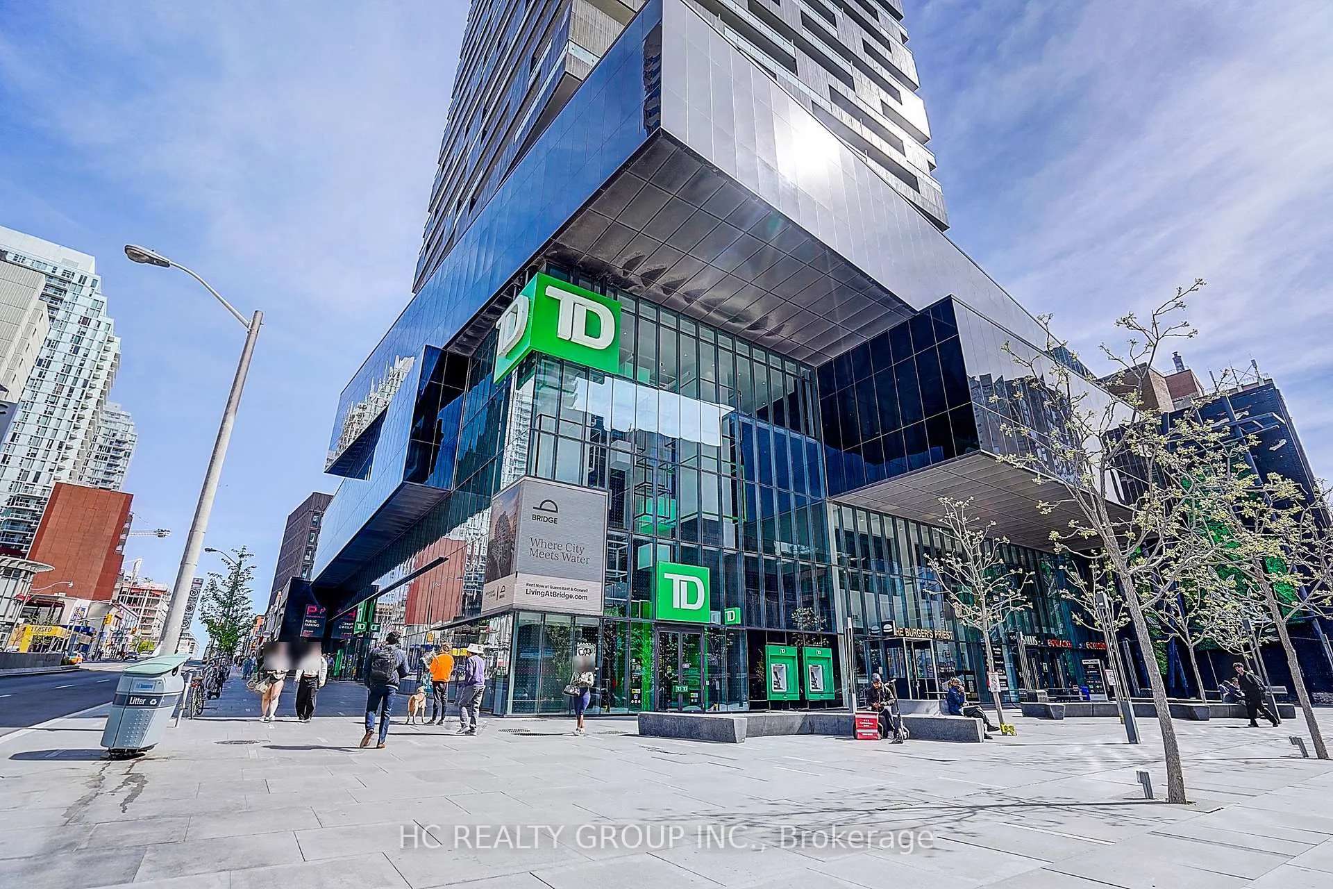 Front of Unit 2904, 8 Eglinton Avenue E