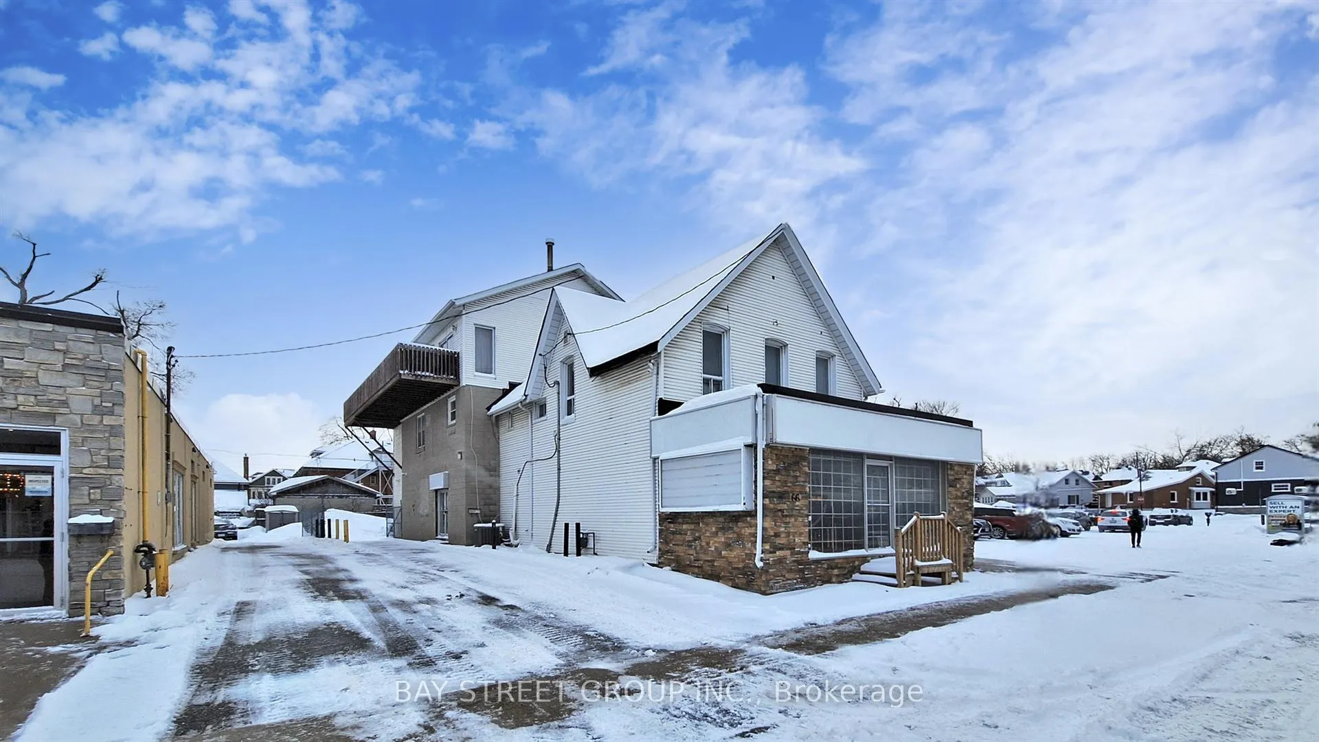 Photo 2 of Unit 301, 66 Maple Avenue, Barrie, City Centre — HOMEH