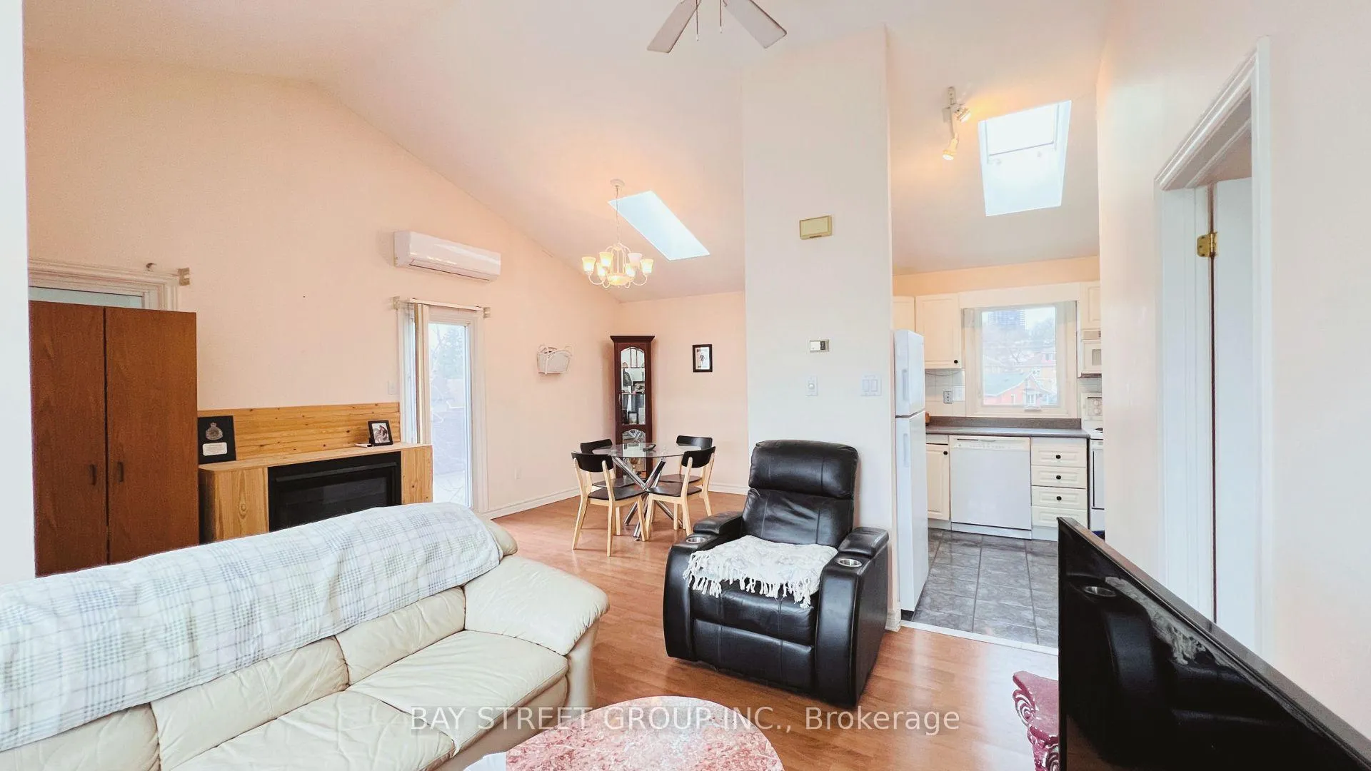 Photo 10 of Unit 301, 66 Maple Avenue, Barrie, City Centre — HOMEH