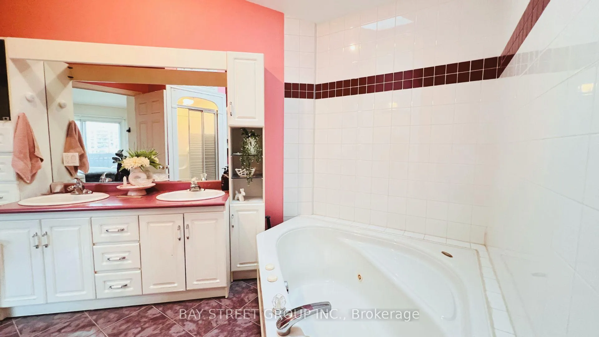 Photo 18 of Unit 301, 66 Maple Avenue, Barrie, City Centre — HOMEH