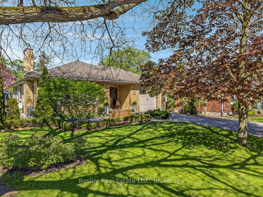 Photo 3 of 52 Forest Hill Drive, Guelph, Dovercliffe Park/Old University — HOMEH