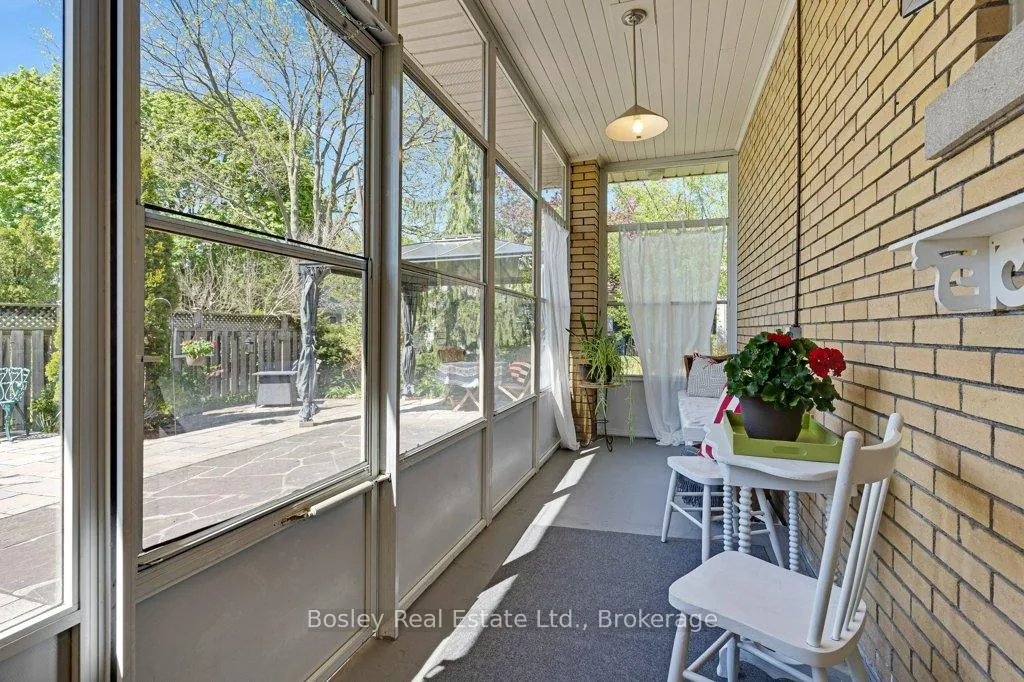 Photo 15 of 52 Forest Hill Drive, Guelph, Dovercliffe Park/Old University — HOMEH