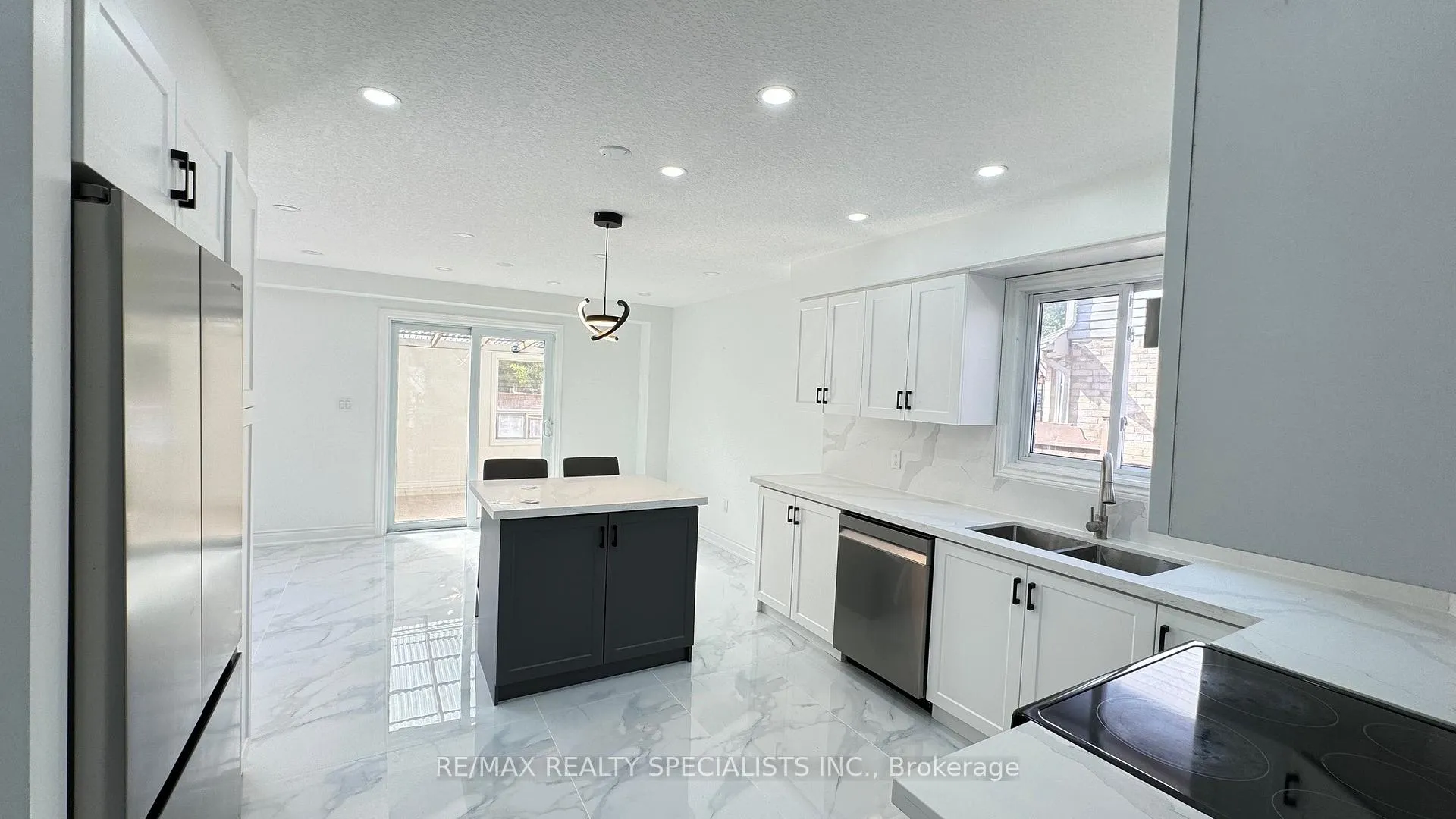 Photo 8 of Unit UPPER LvL, 505 Bridlewreath Court, Kitchener, Larentian West — HOMEH