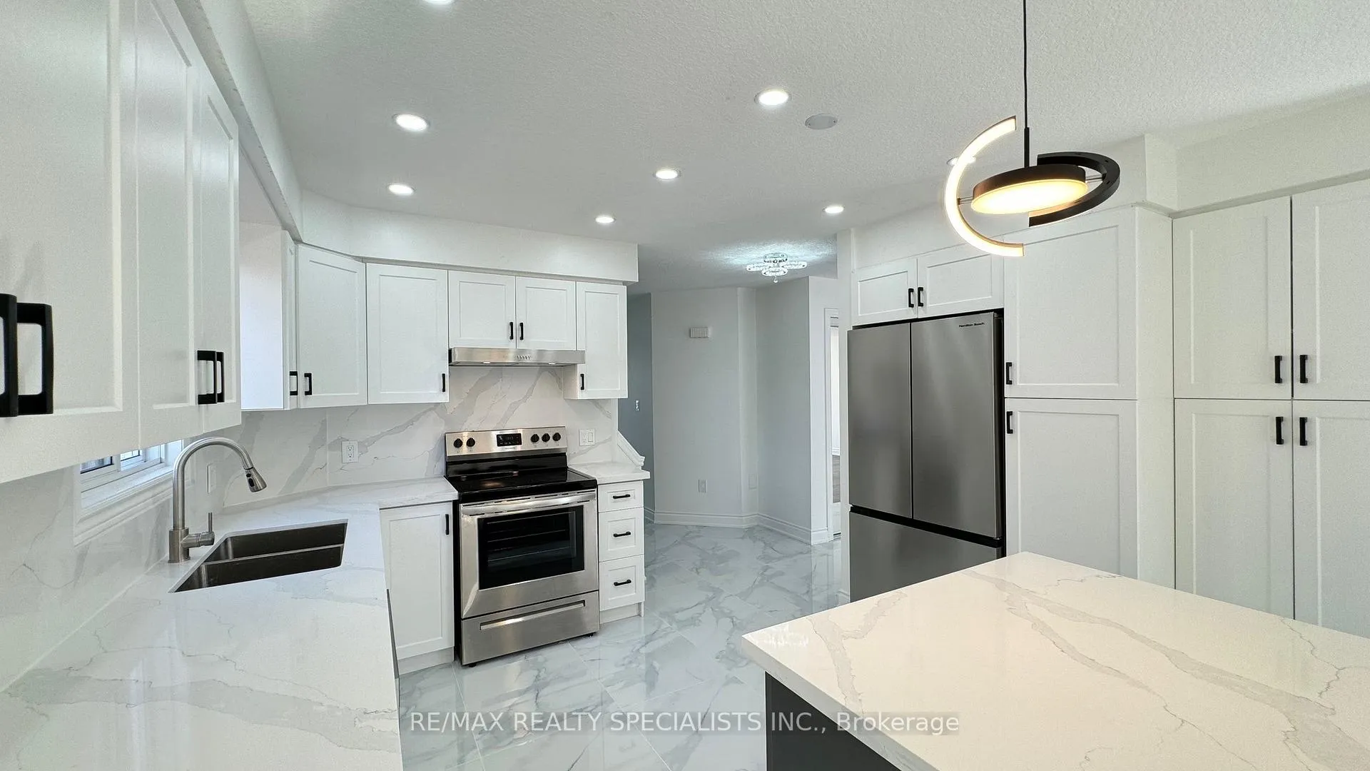 Photo 9 of Unit UPPER LvL, 505 Bridlewreath Court, Kitchener, Larentian West — HOMEH