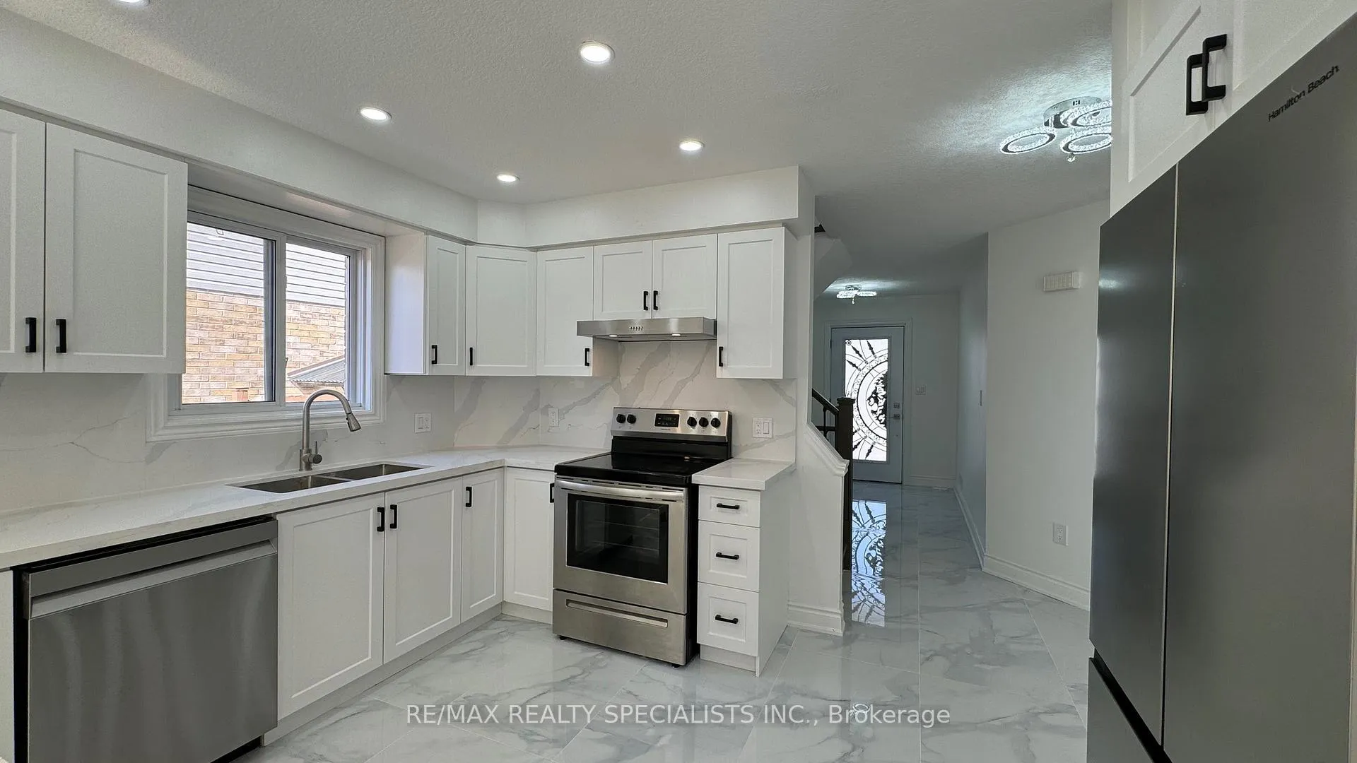 Photo 10 of Unit UPPER LvL, 505 Bridlewreath Court, Kitchener, Larentian West — HOMEH