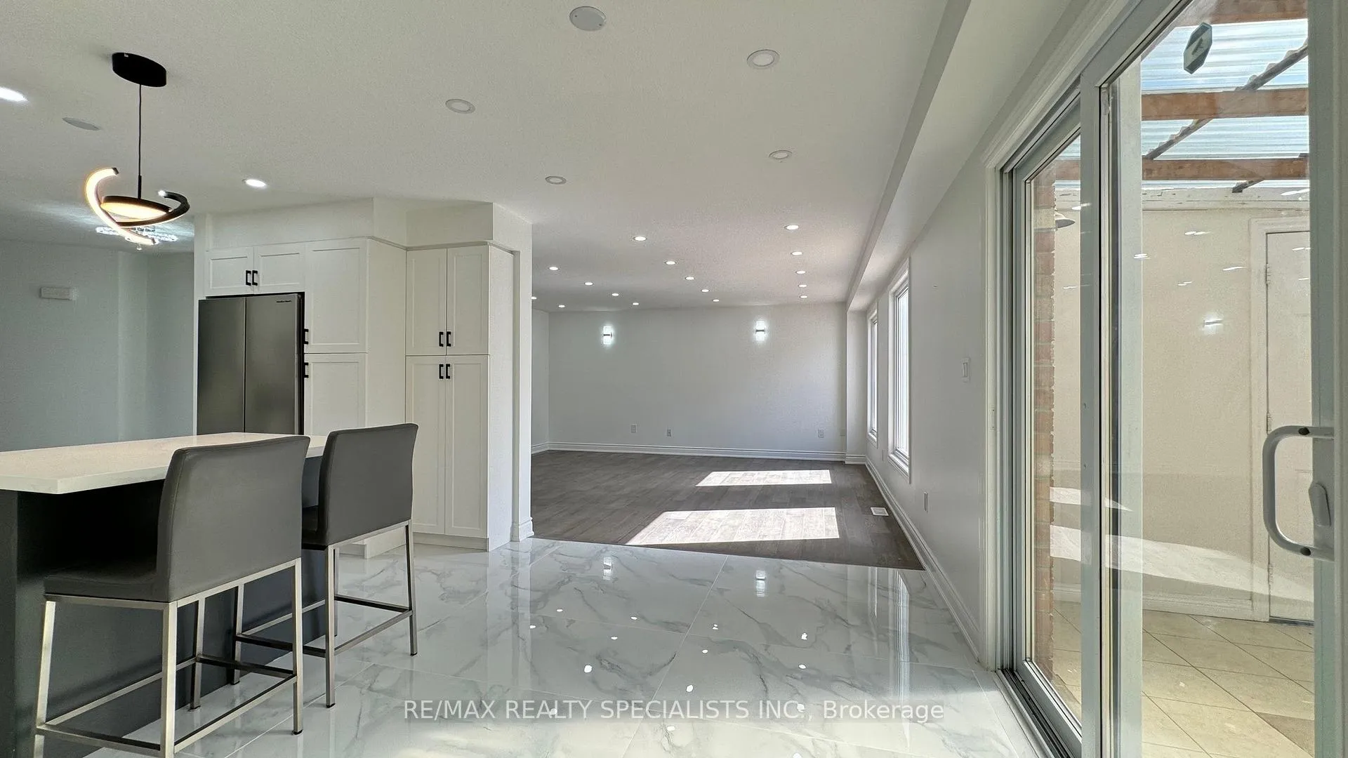 Photo 13 of Unit UPPER LvL, 505 Bridlewreath Court, Kitchener, Larentian West — HOMEH