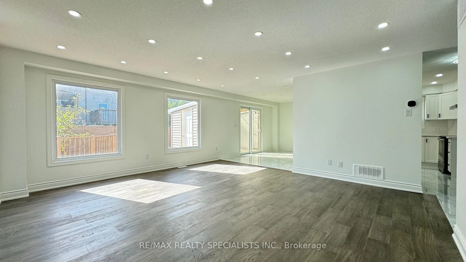 Photo 17 of Unit UPPER LvL, 505 Bridlewreath Court, Kitchener, Larentian West — HOMEH
