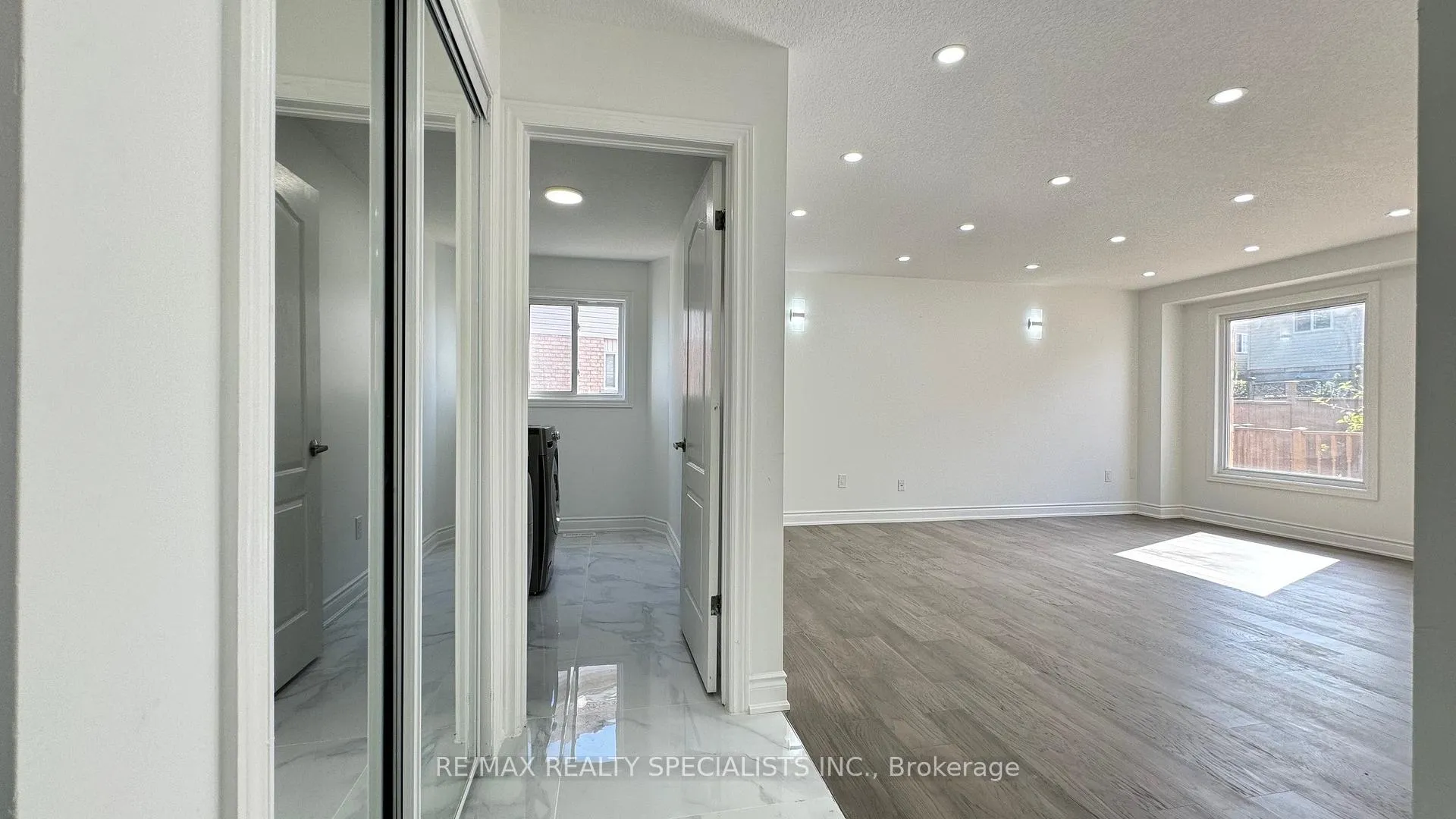 Photo 18 of Unit UPPER LvL, 505 Bridlewreath Court, Kitchener, Larentian West — HOMEH