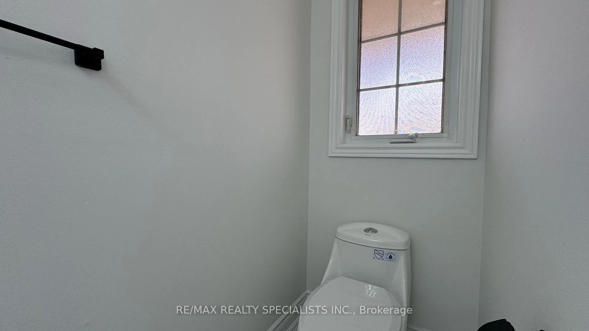 Photo 22 of Unit UPPER LvL, 505 Bridlewreath Court, Kitchener, Larentian West — HOMEH