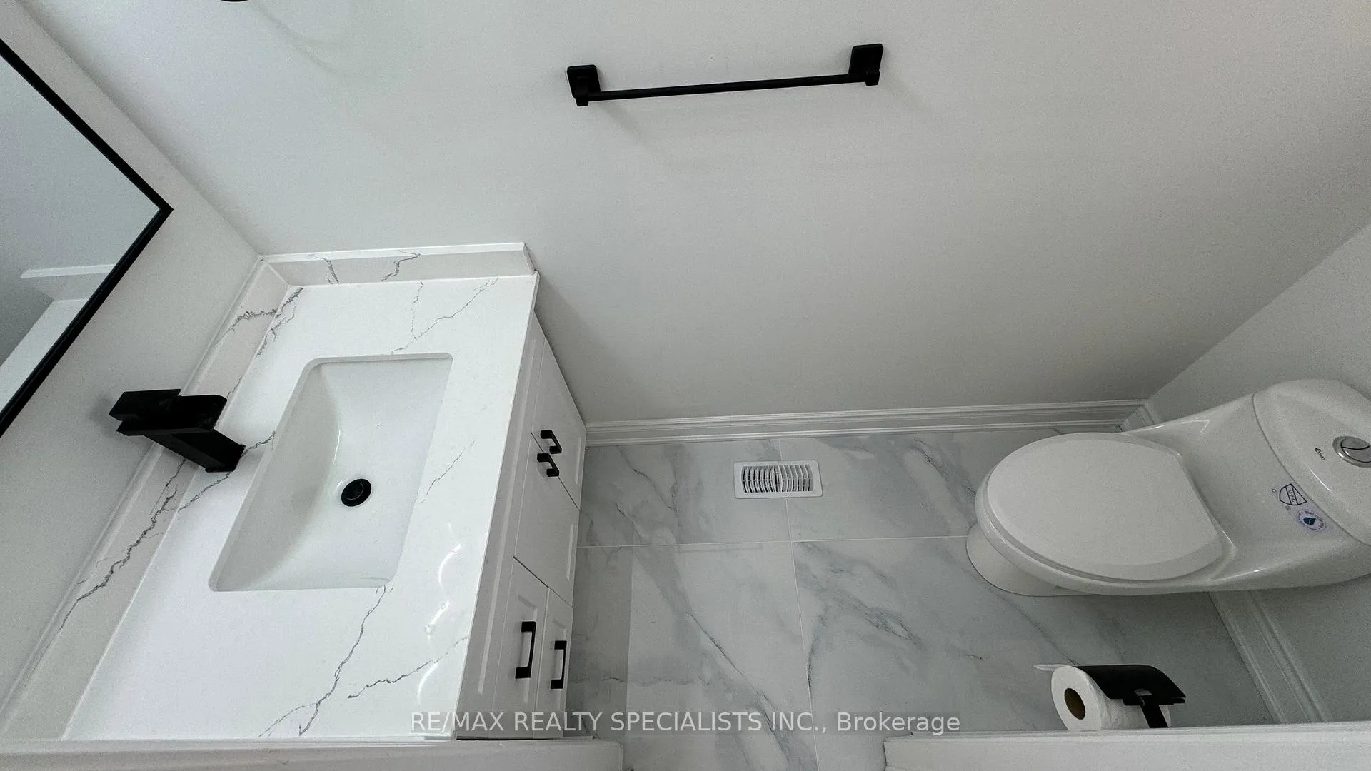 Photo 23 of Unit UPPER LvL, 505 Bridlewreath Court, Kitchener, Larentian West — HOMEH