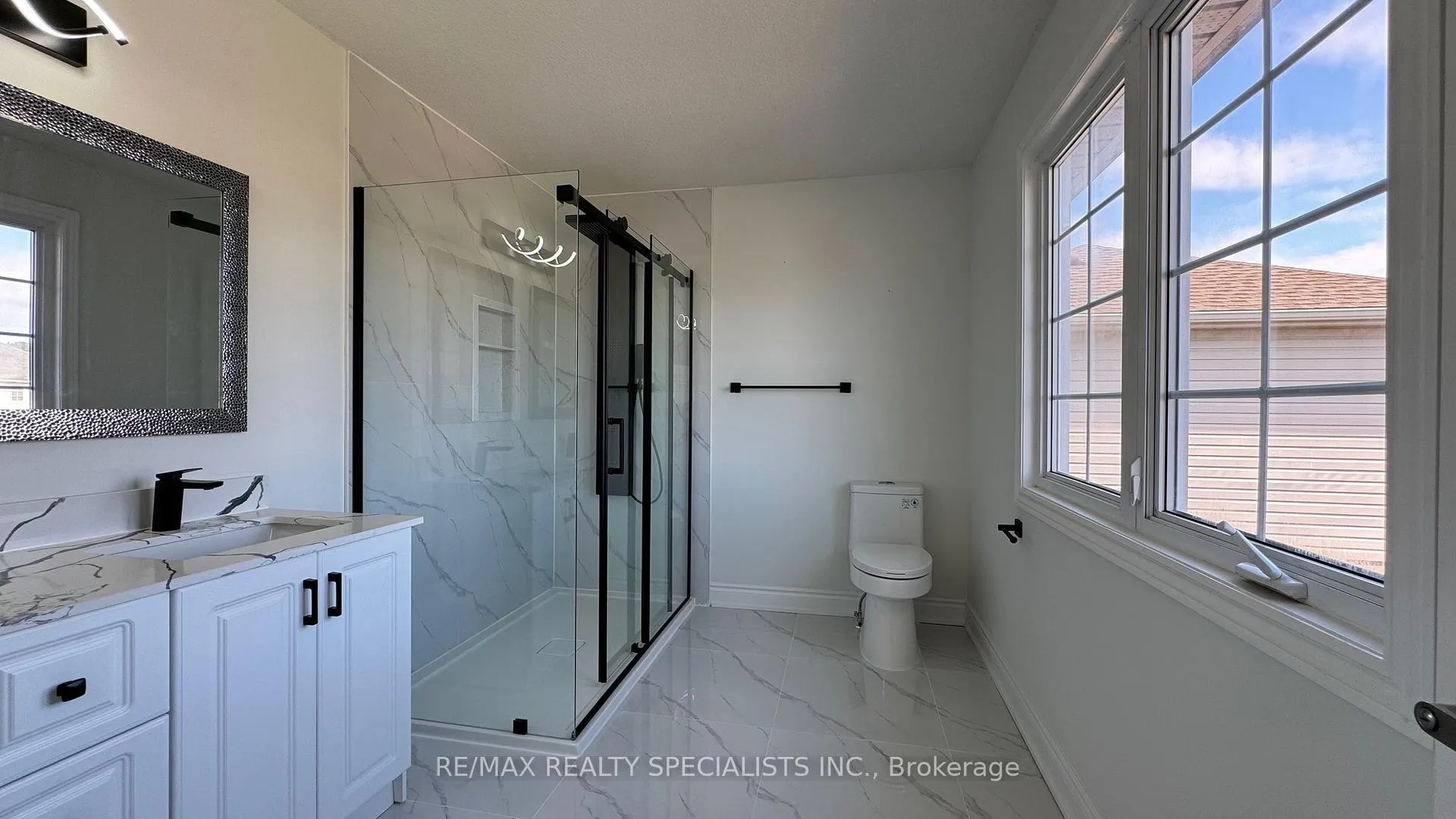 Photo 28 of Unit UPPER LvL, 505 Bridlewreath Court, Kitchener, Larentian West — HOMEH
