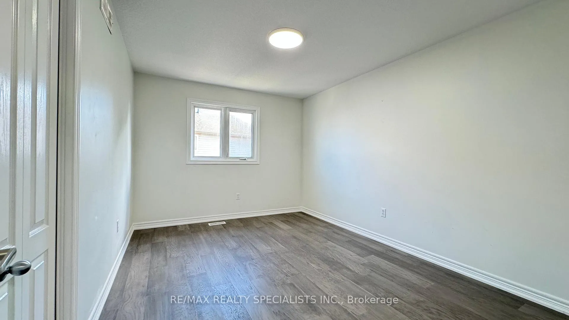 Photo 33 of Unit UPPER LvL, 505 Bridlewreath Court, Kitchener, Larentian West — HOMEH