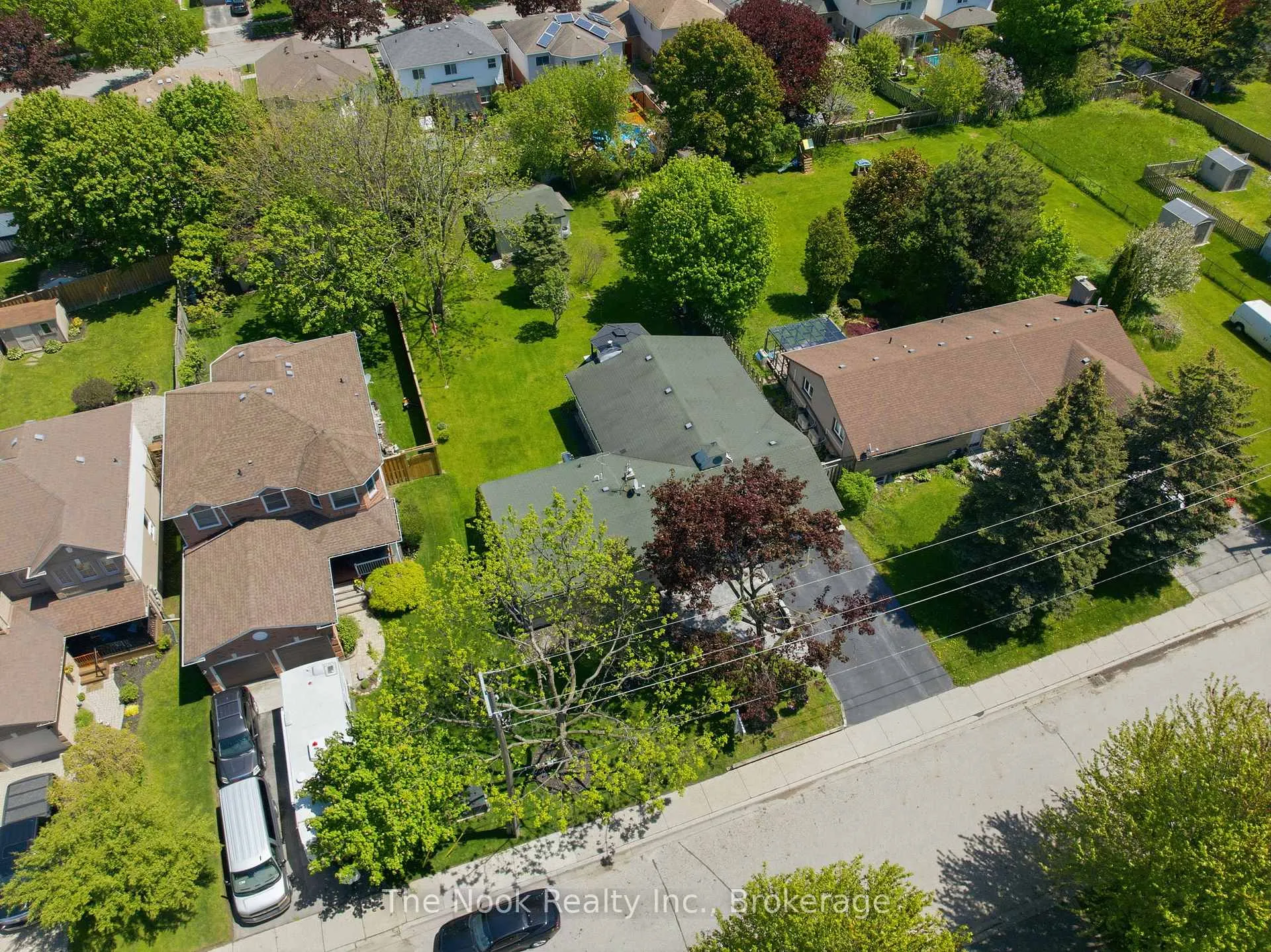 Photo 2 of 93 Bradshaw Street, Clarington, Bowmanville — HOMEH