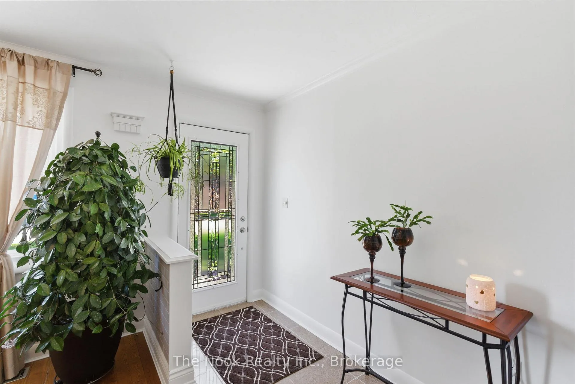 Photo 6 of 93 Bradshaw Street, Clarington, Bowmanville — HOMEH