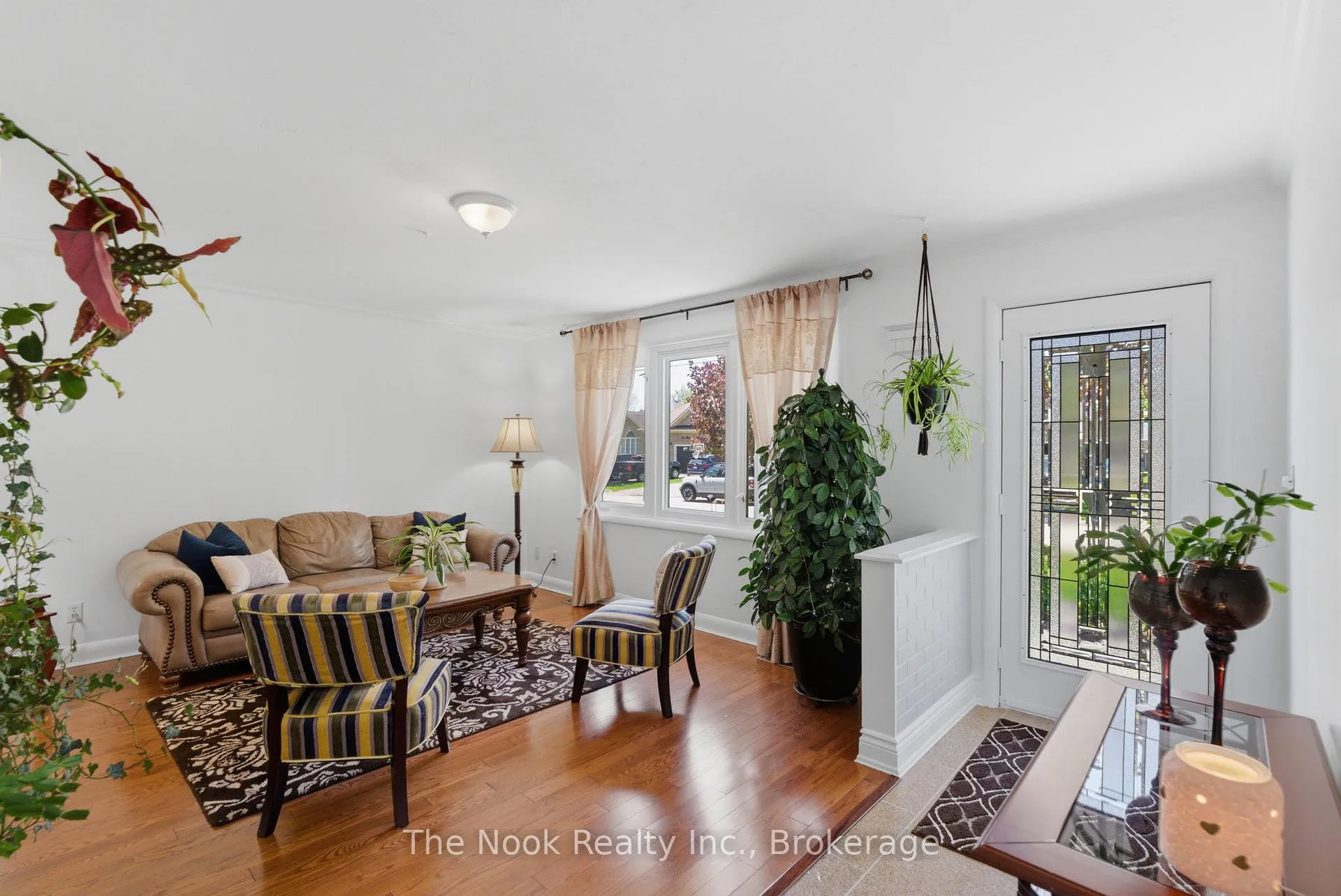 Photo 7 of 93 Bradshaw Street, Clarington, Bowmanville — HOMEH