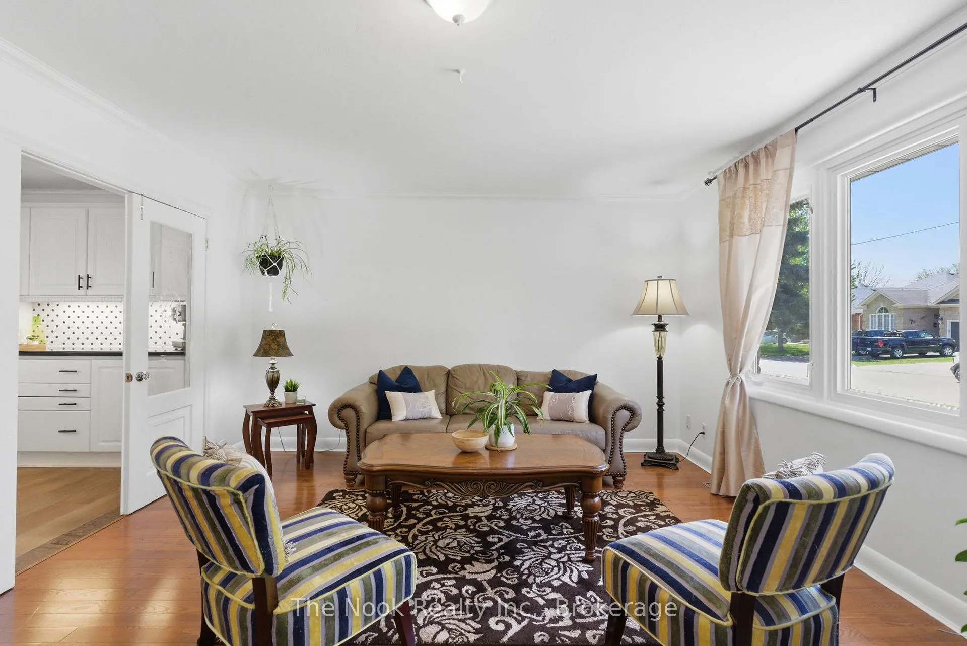 Photo 9 of 93 Bradshaw Street, Clarington, Bowmanville — HOMEH
