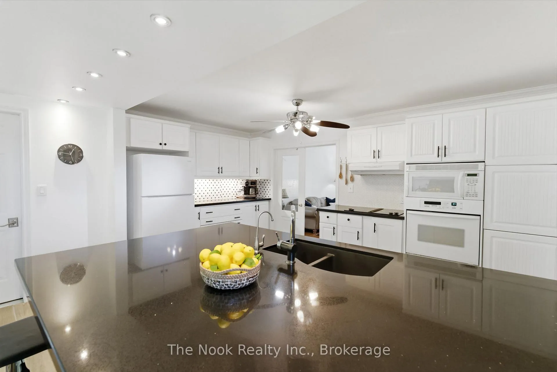Photo 12 of 93 Bradshaw Street, Clarington, Bowmanville — HOMEH