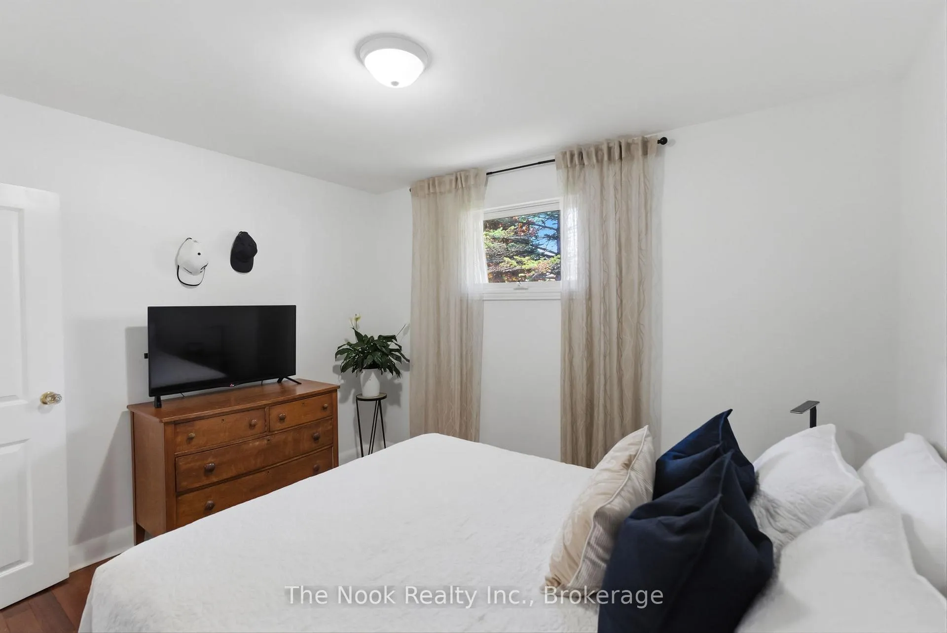 Photo 28 of 93 Bradshaw Street, Clarington, Bowmanville — HOMEH