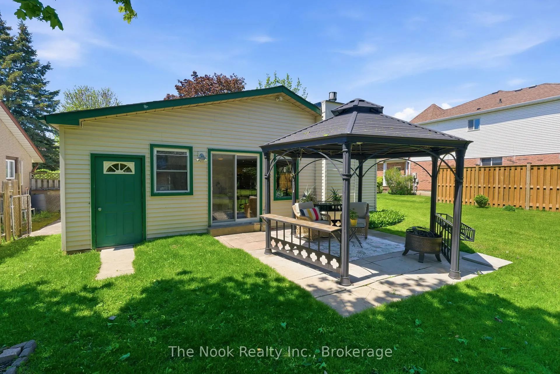 Photo 38 of 93 Bradshaw Street, Clarington, Bowmanville — HOMEH