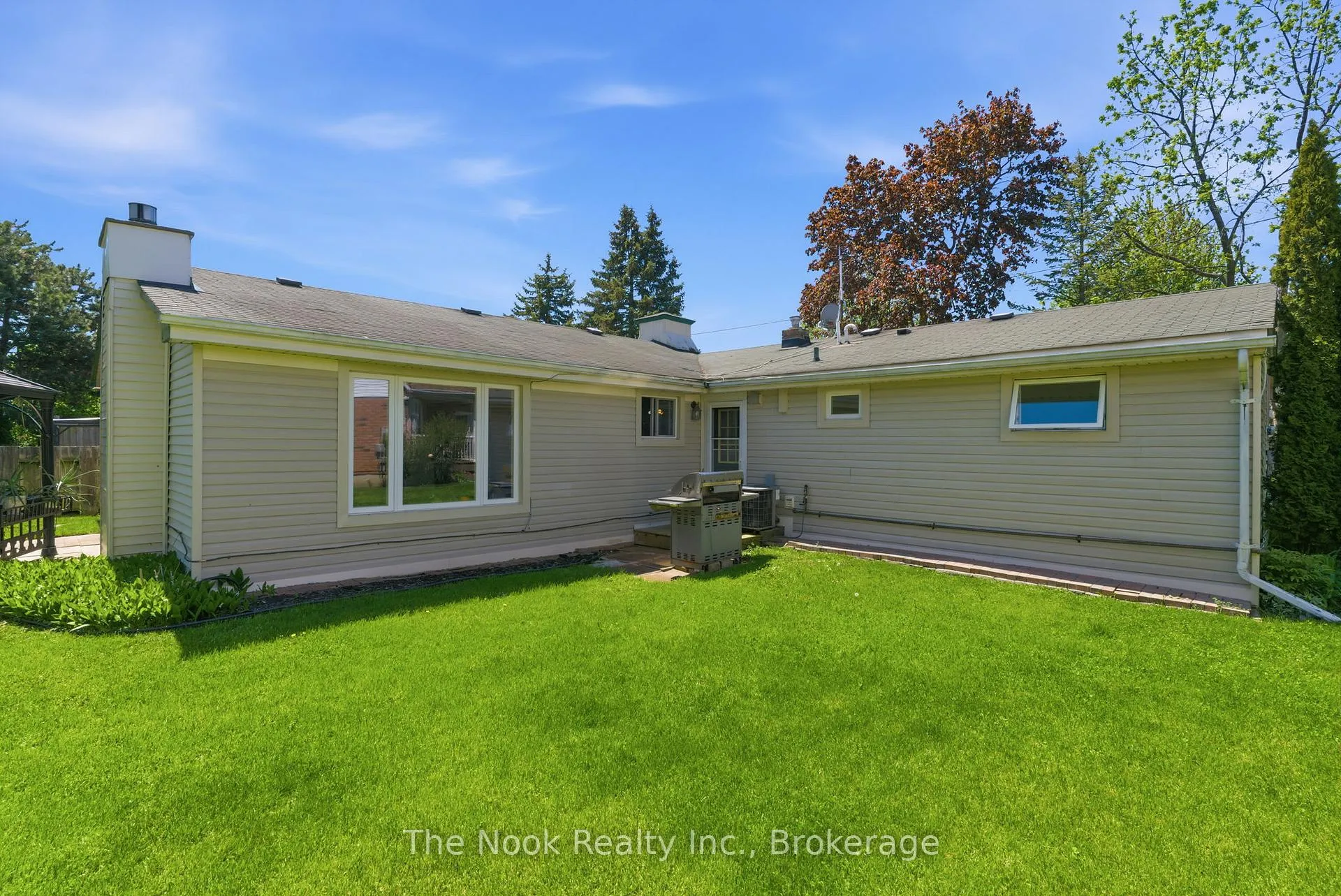 Photo 39 of 93 Bradshaw Street, Clarington, Bowmanville — HOMEH