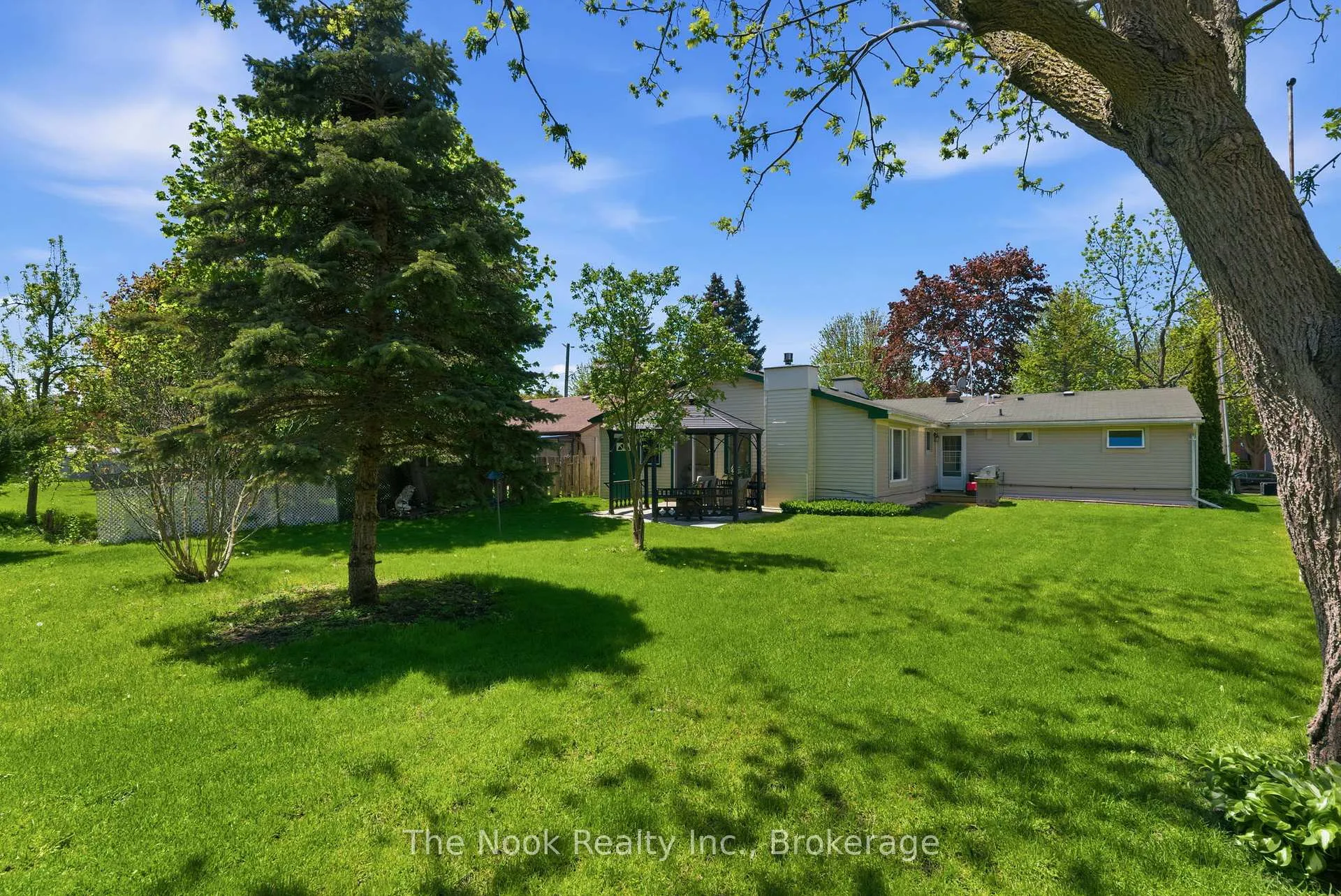 Photo 42 of 93 Bradshaw Street, Clarington, Bowmanville — HOMEH