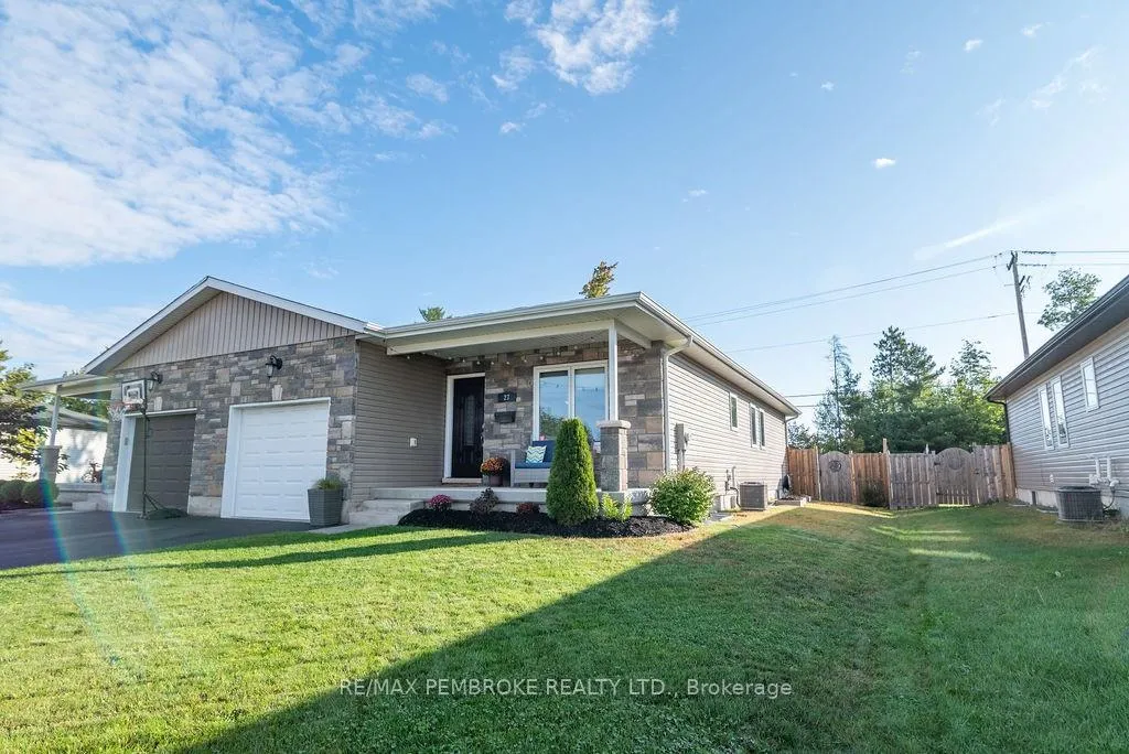 Photo 4 of 27 Noble Crescent, Petawawa — HOMEH